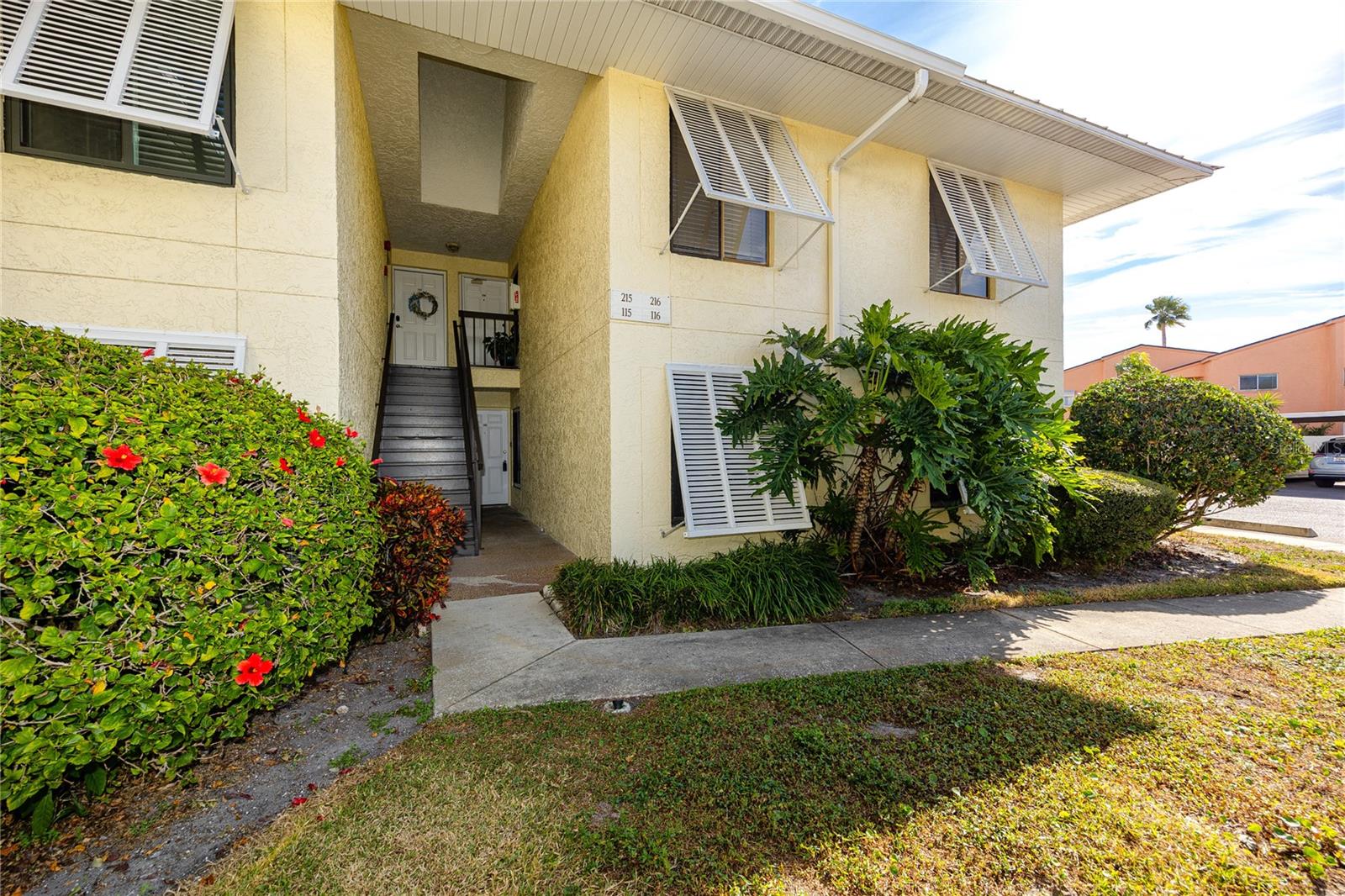 Image 10 of 64 For 7310 Sunshine Skyway Lane S 116