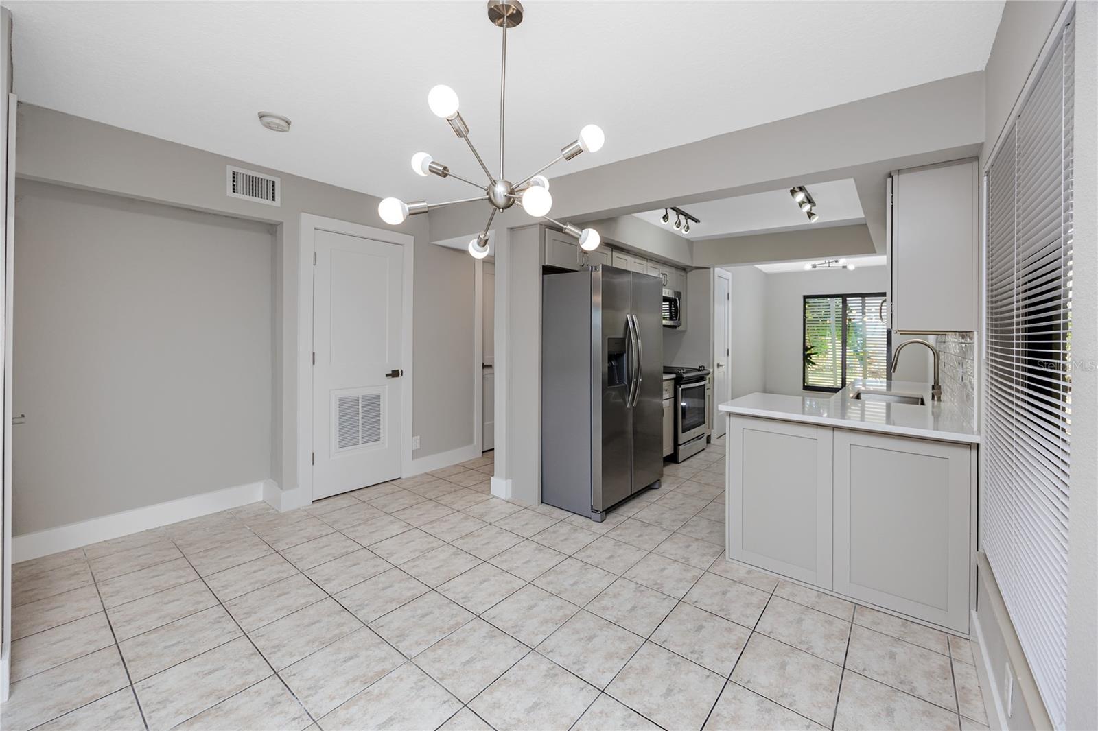 Image 16 of 64 For 7310 Sunshine Skyway Lane S 116