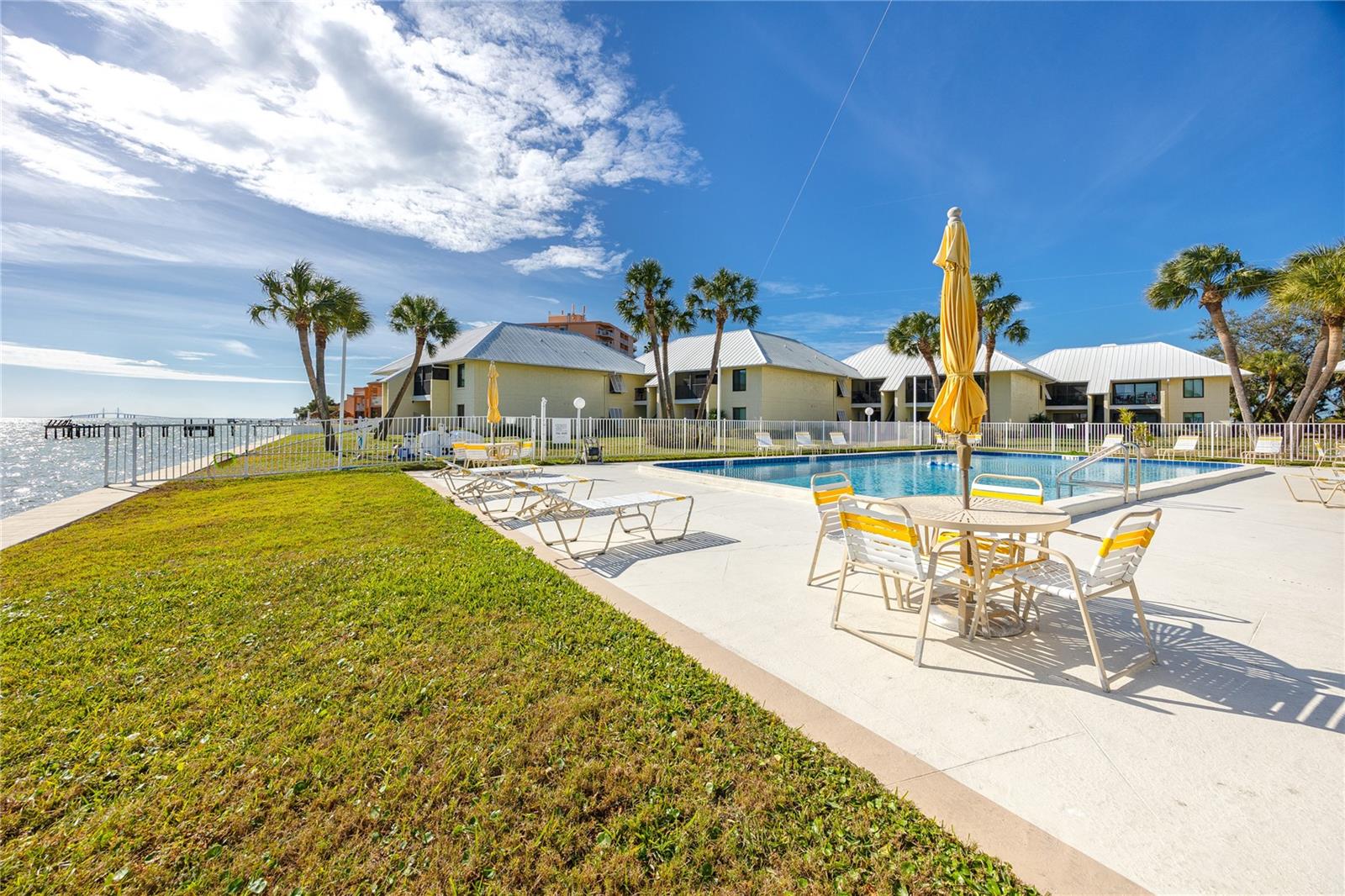 Image 44 of 64 For 7310 Sunshine Skyway Lane S 116