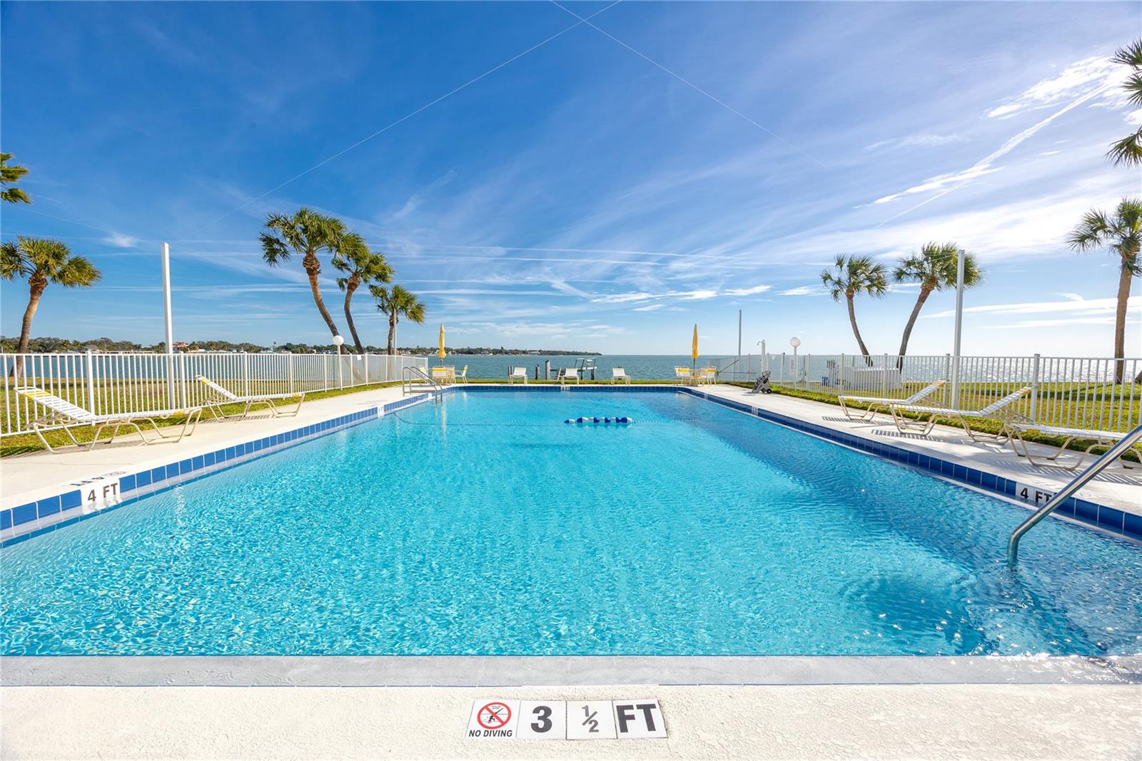 Image 47 of 64 For 7310 Sunshine Skyway Lane S 116