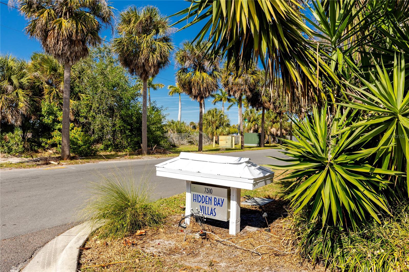 Image 62 of 64 For 7310 Sunshine Skyway Lane S 116