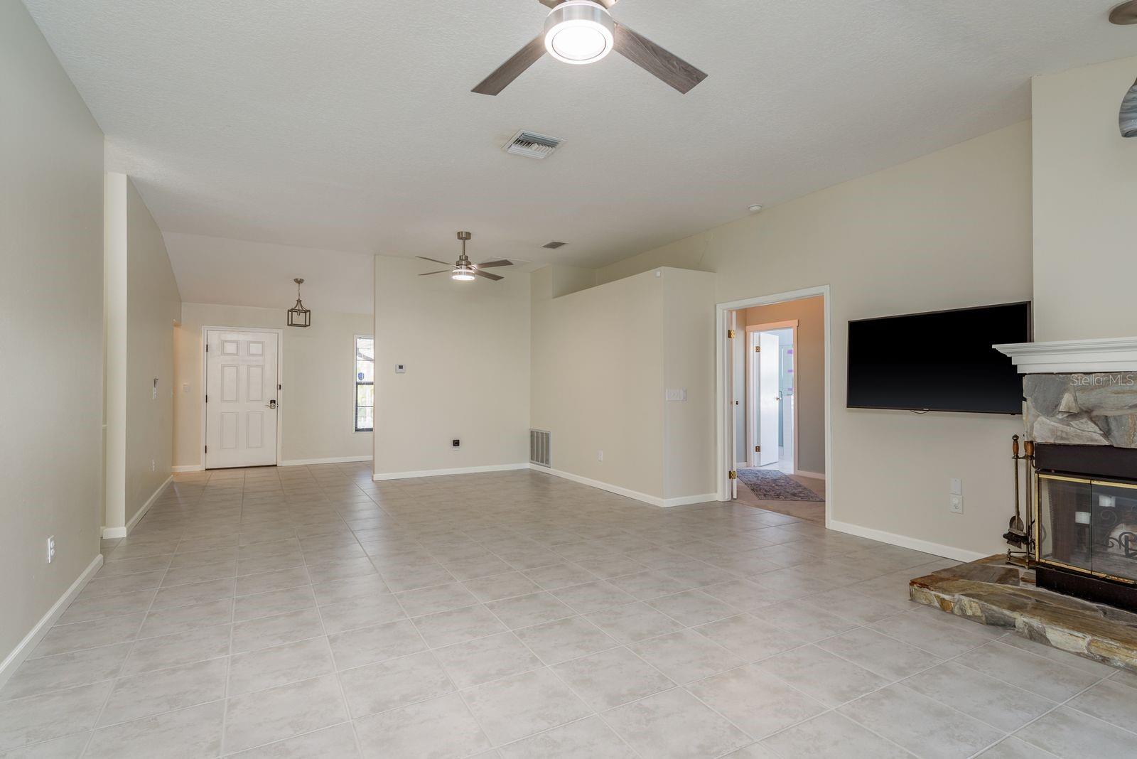 Image 4 of 55 For 2403 Country Trails Drive