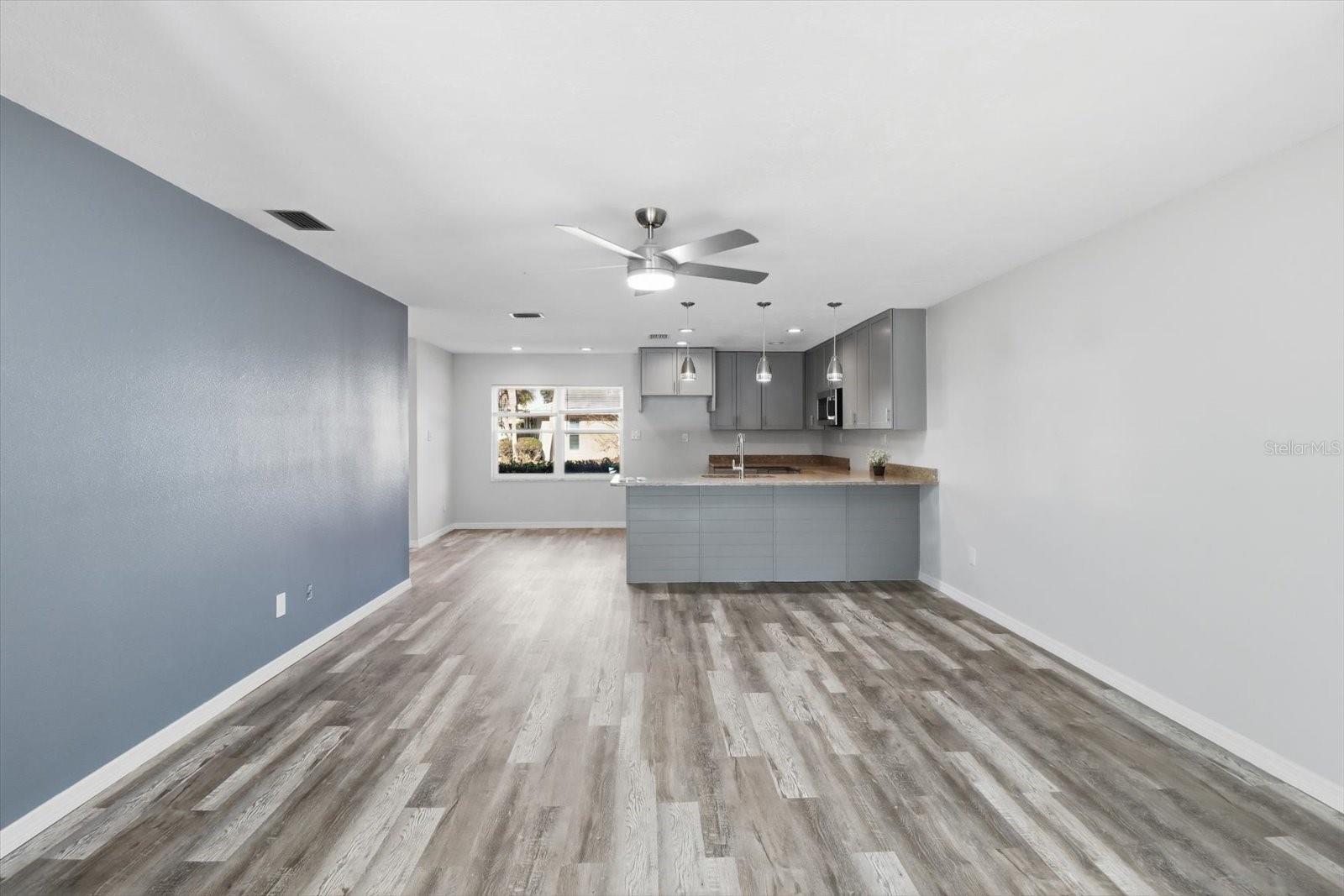 Image 13 of 45 For 11372 Bayshore Drive