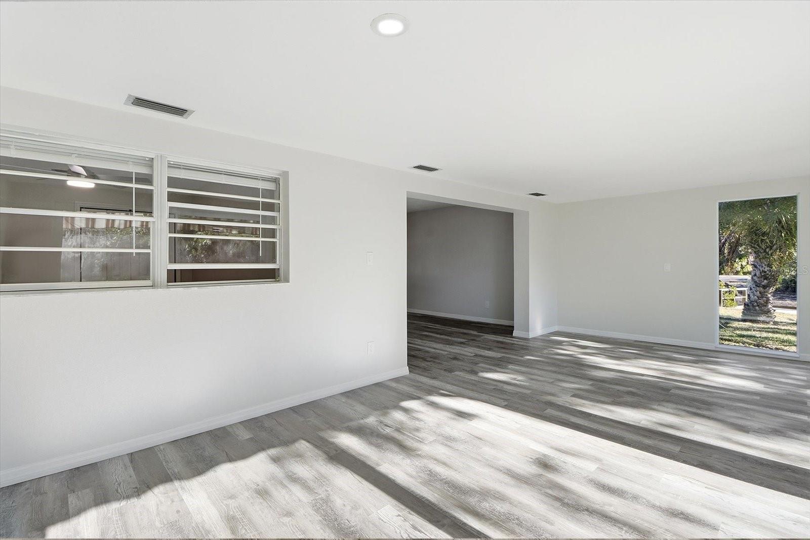 Image 18 of 45 For 11372 Bayshore Drive