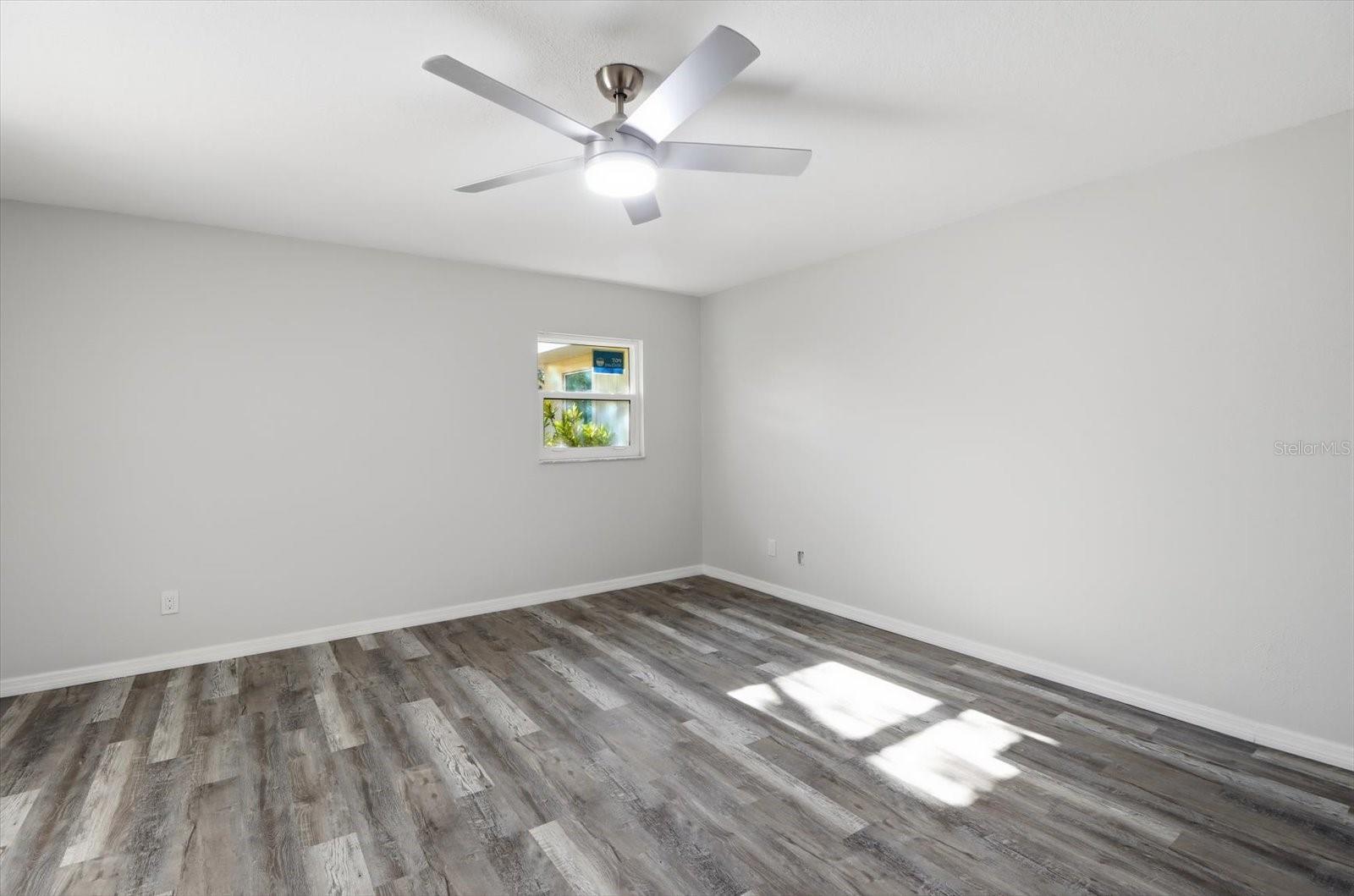 Image 24 of 45 For 11372 Bayshore Drive