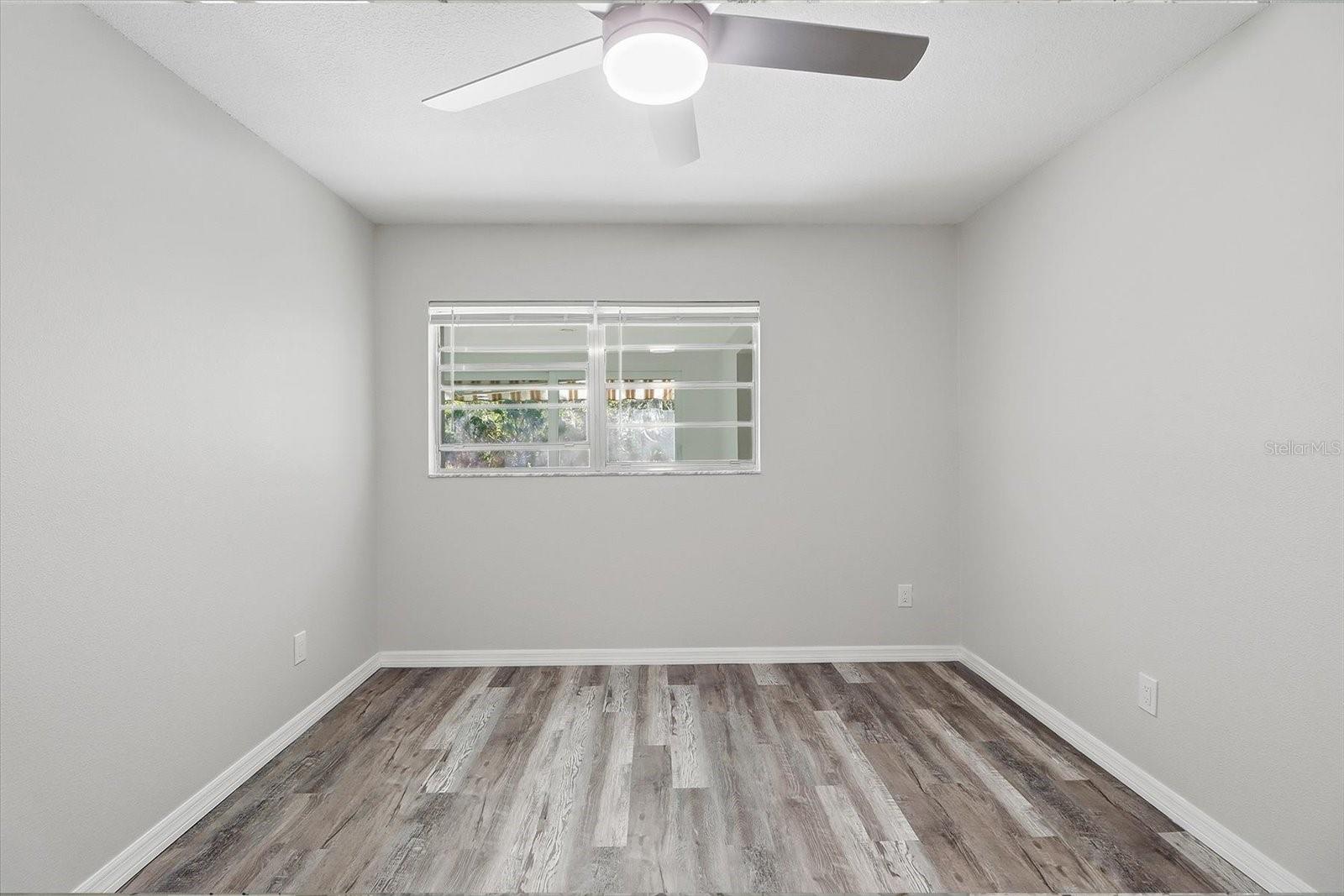 Image 26 of 45 For 11372 Bayshore Drive