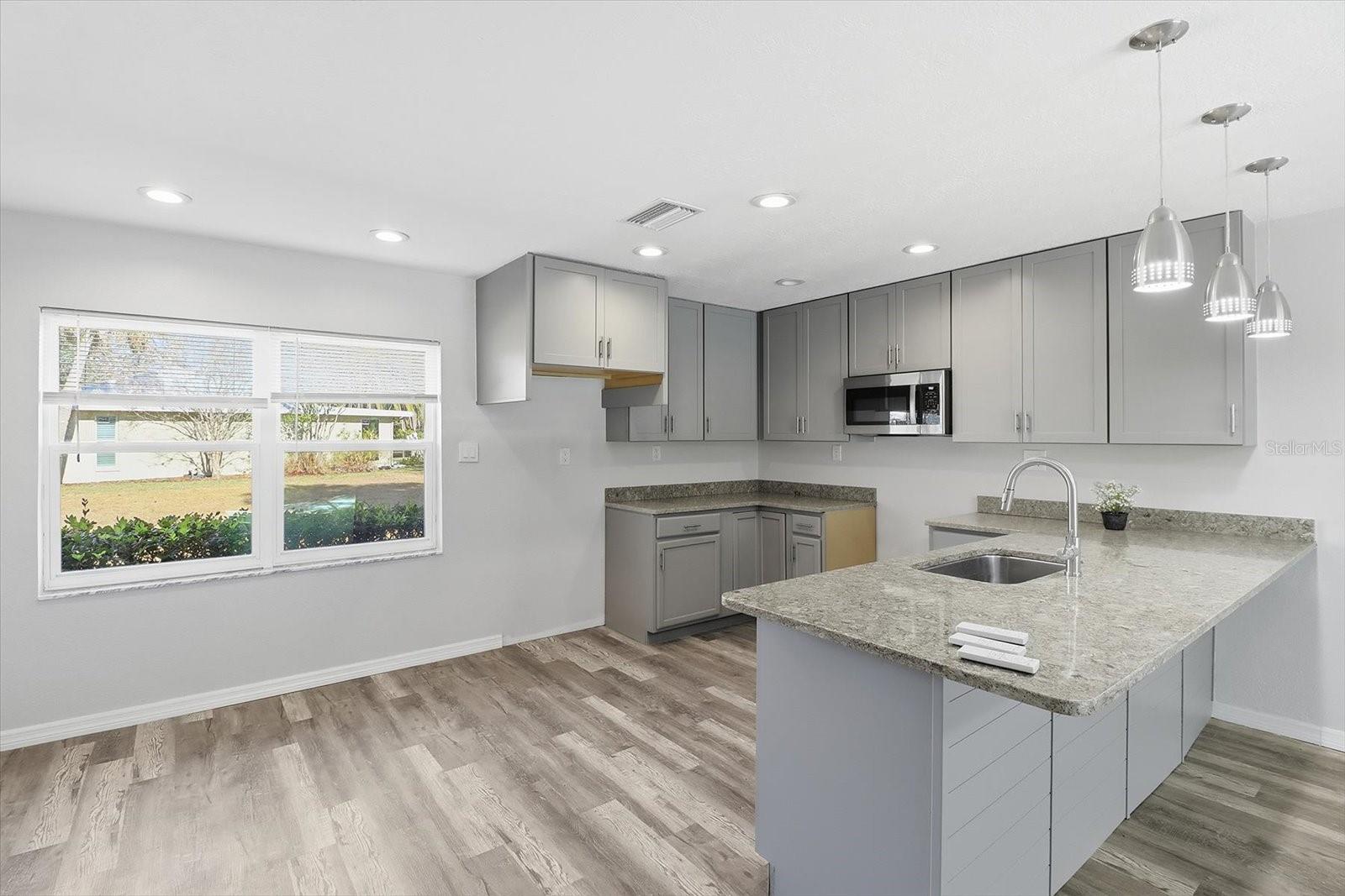 Image 6 of 45 For 11372 Bayshore Drive