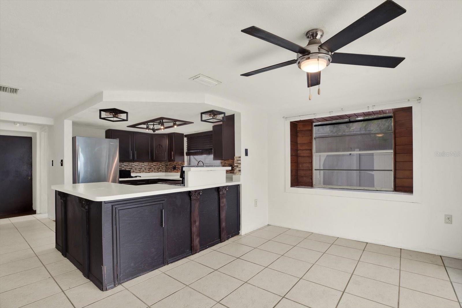 Image 13 of 33 For 3931 Holiday Lake Drive