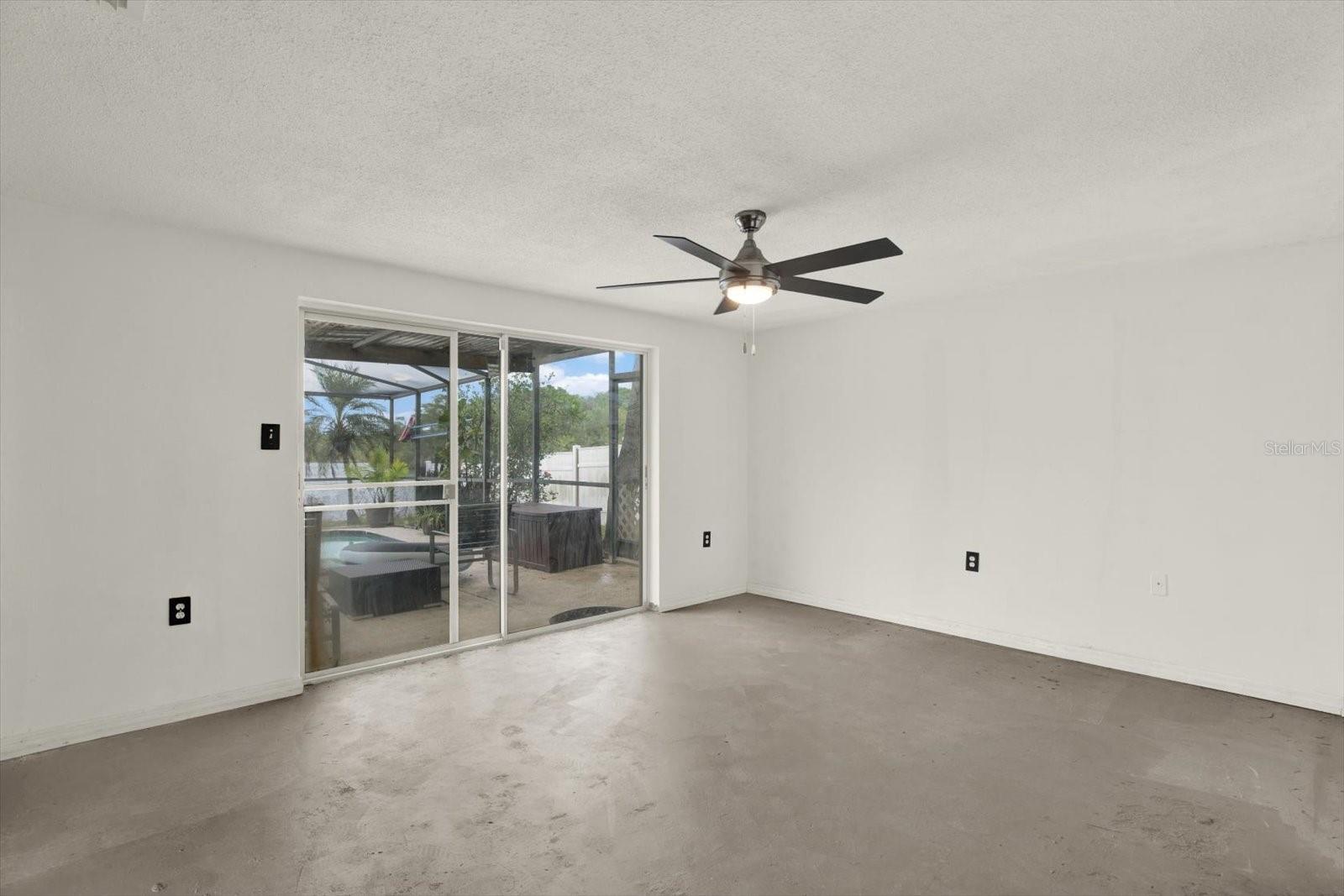 Image 16 of 33 For 3931 Holiday Lake Drive