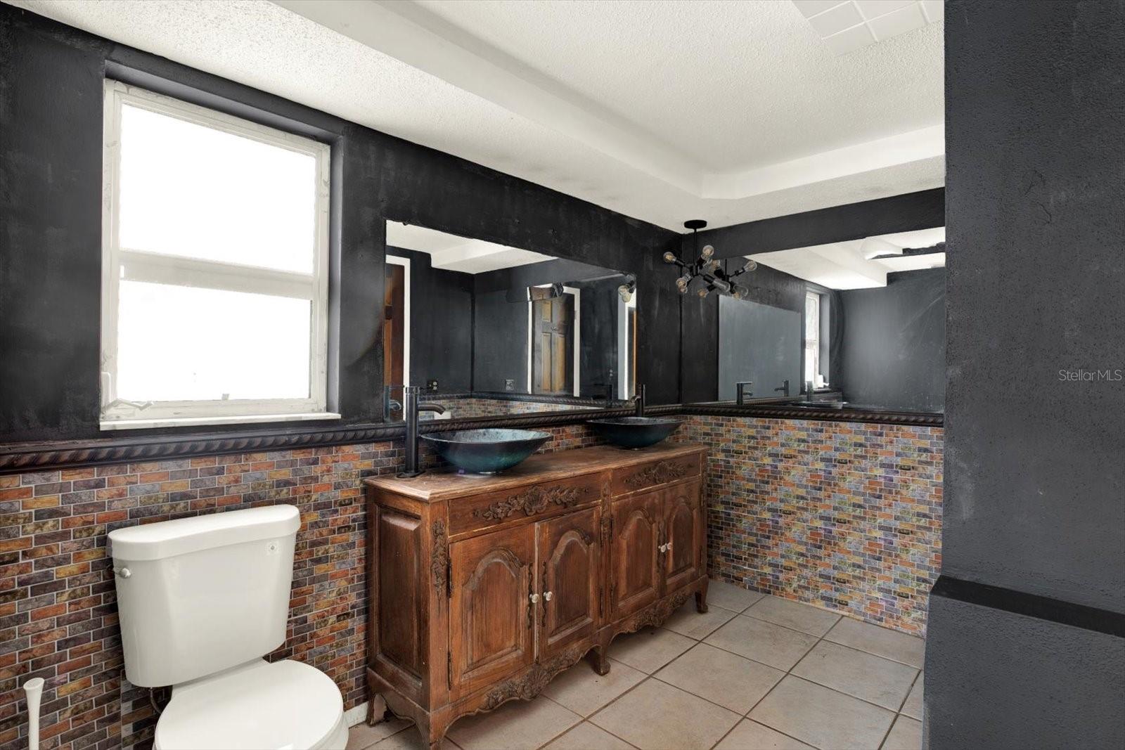 Image 18 of 33 For 3931 Holiday Lake Drive