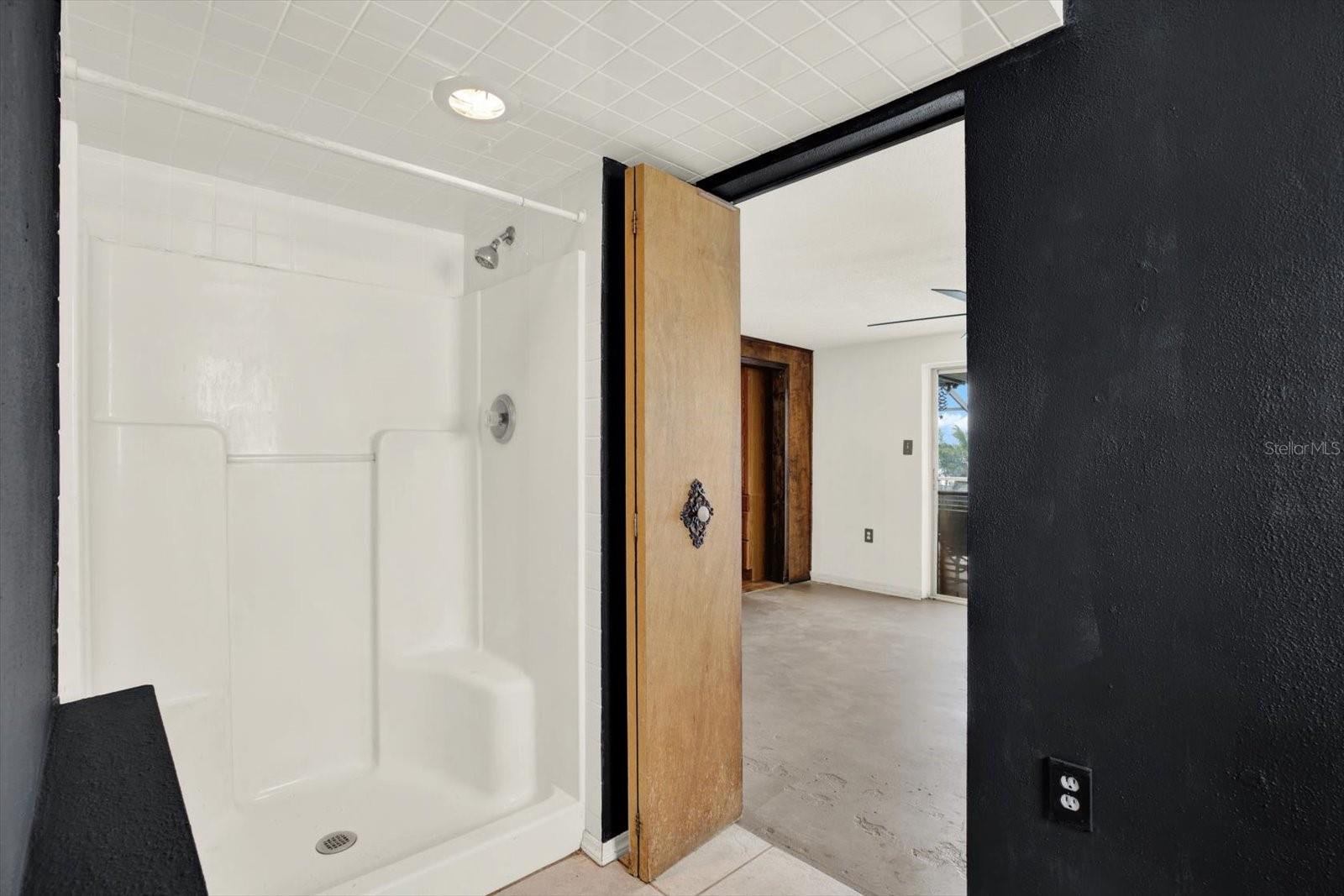 Image 19 of 33 For 3931 Holiday Lake Drive