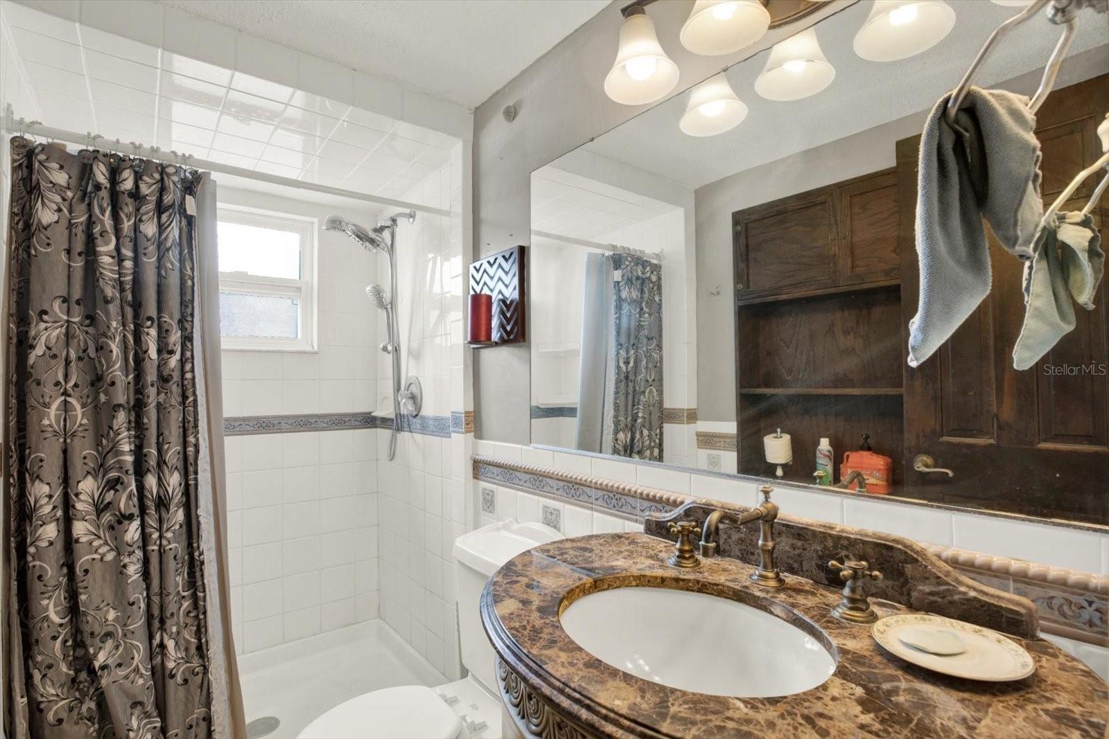 Image 22 of 33 For 3931 Holiday Lake Drive