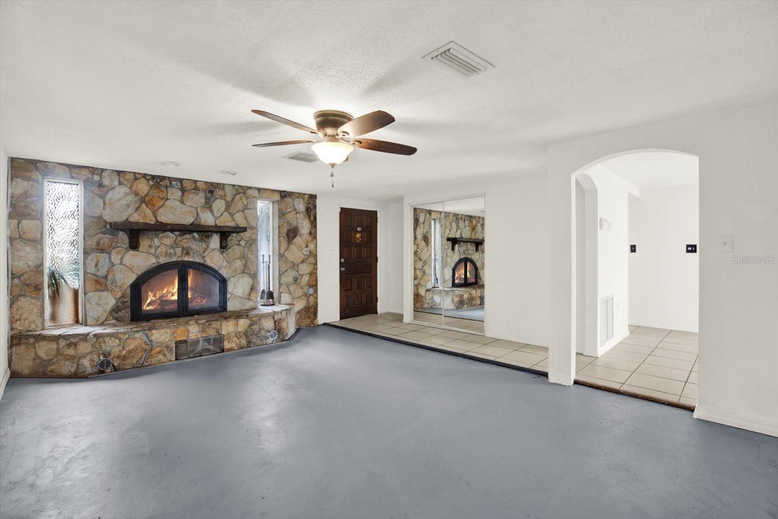 Image 6 of 33 For 3931 Holiday Lake Drive