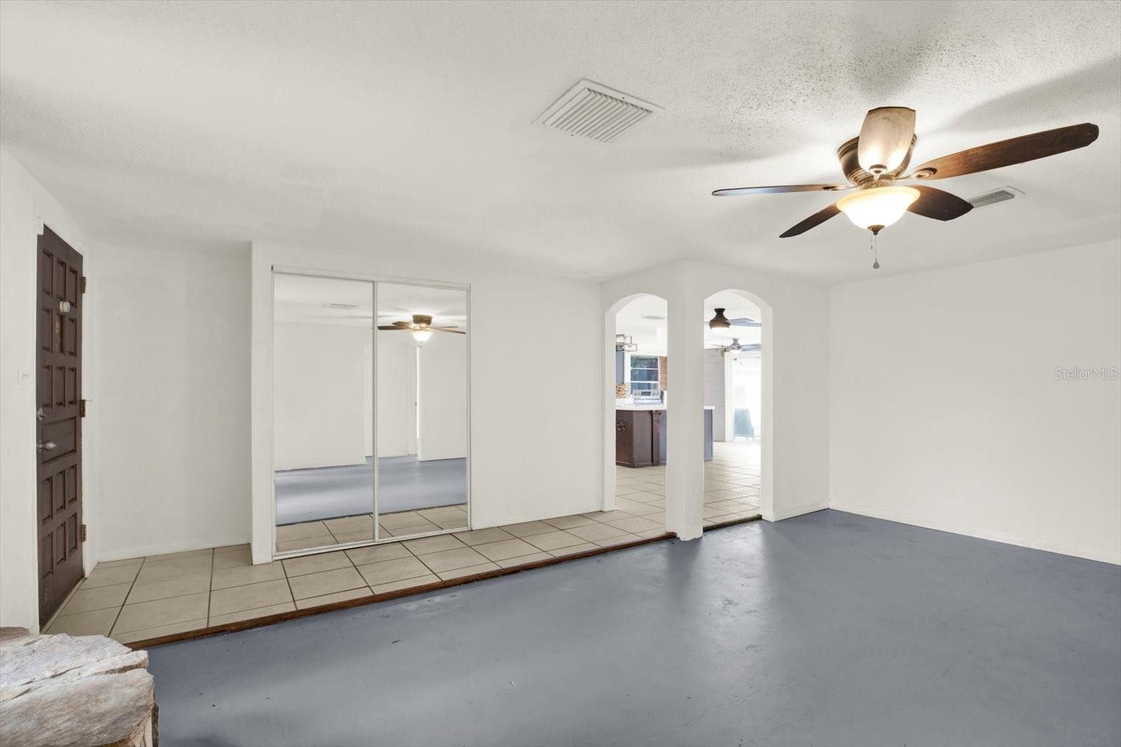 Image 7 of 33 For 3931 Holiday Lake Drive