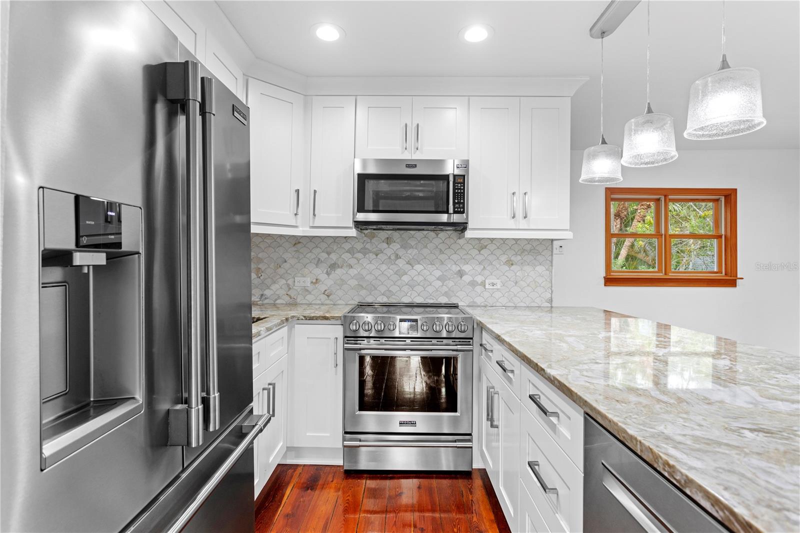 Image 12 of 70 For 906 Henry Avenue