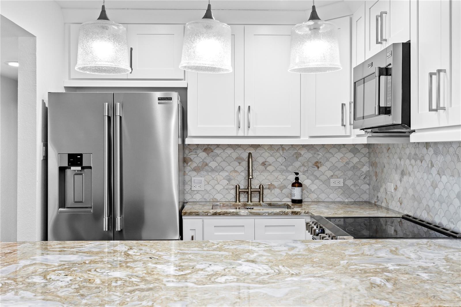 Image 13 of 70 For 906 Henry Avenue