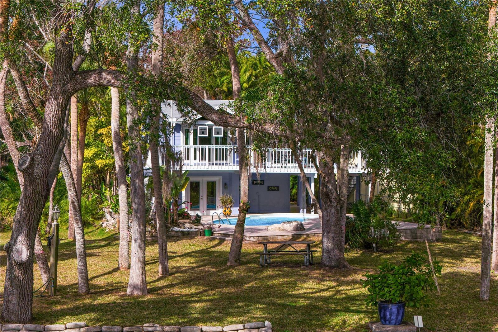 Image 37 of 70 For 906 Henry Avenue