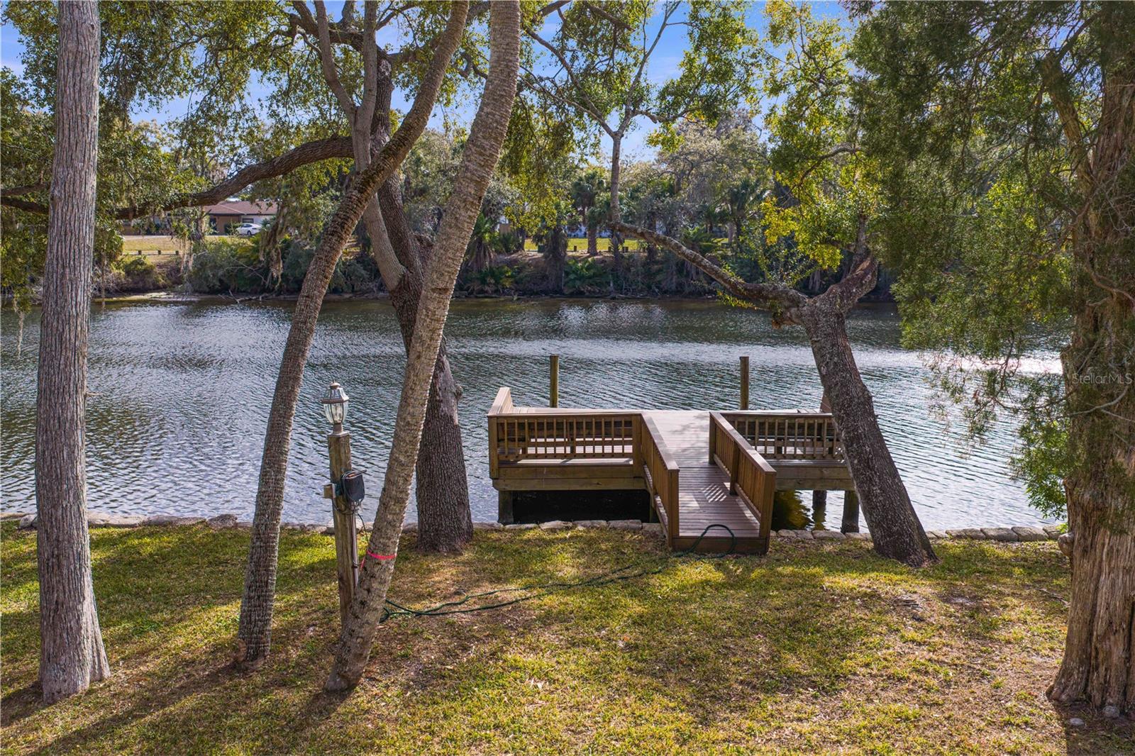 Image 39 of 70 For 906 Henry Avenue