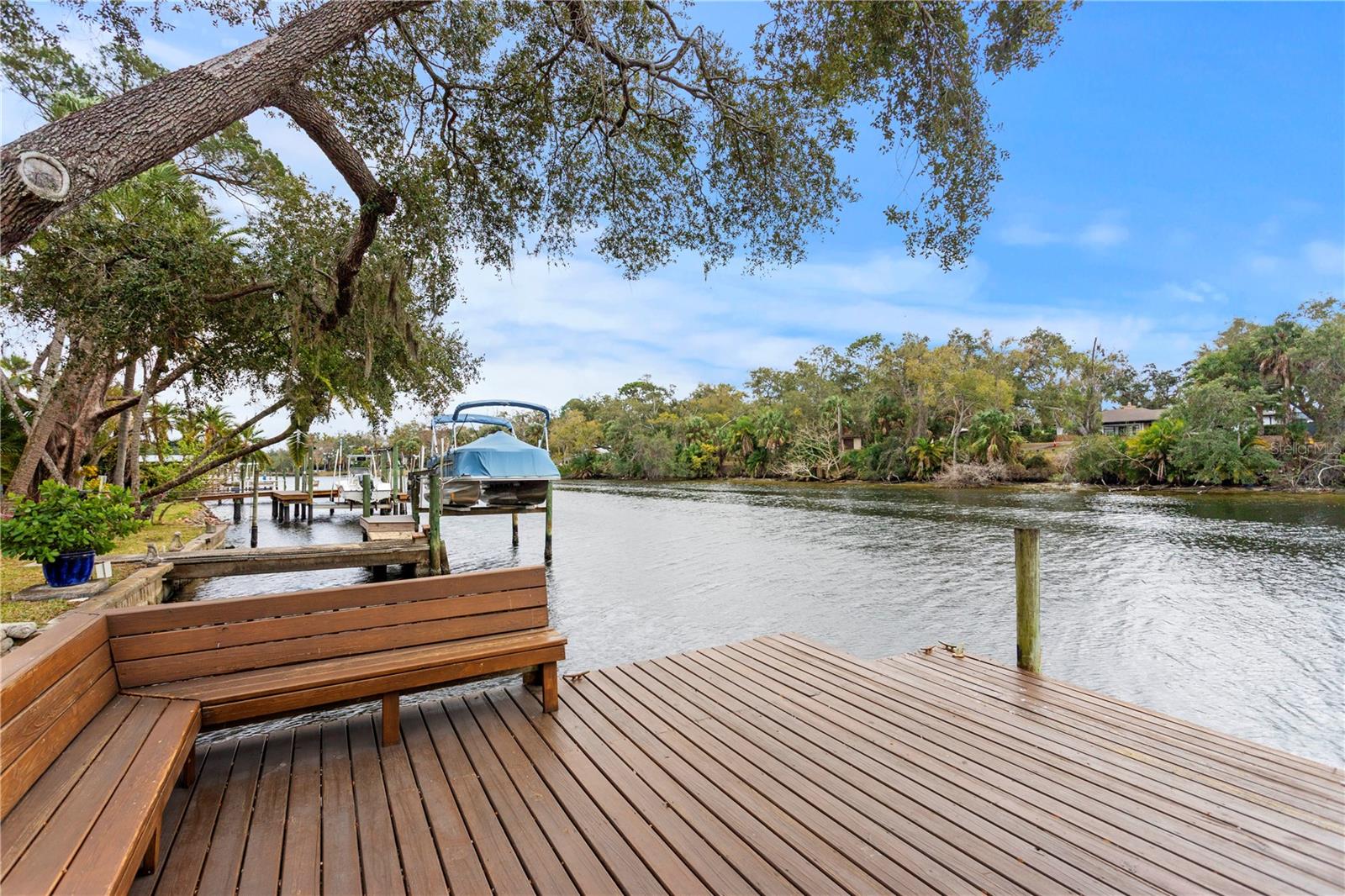 Image 41 of 70 For 906 Henry Avenue