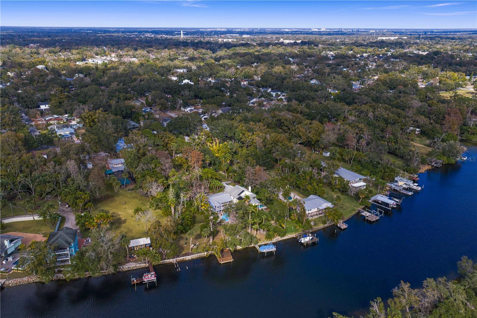 Image 60 of 70 For 906 Henry Avenue