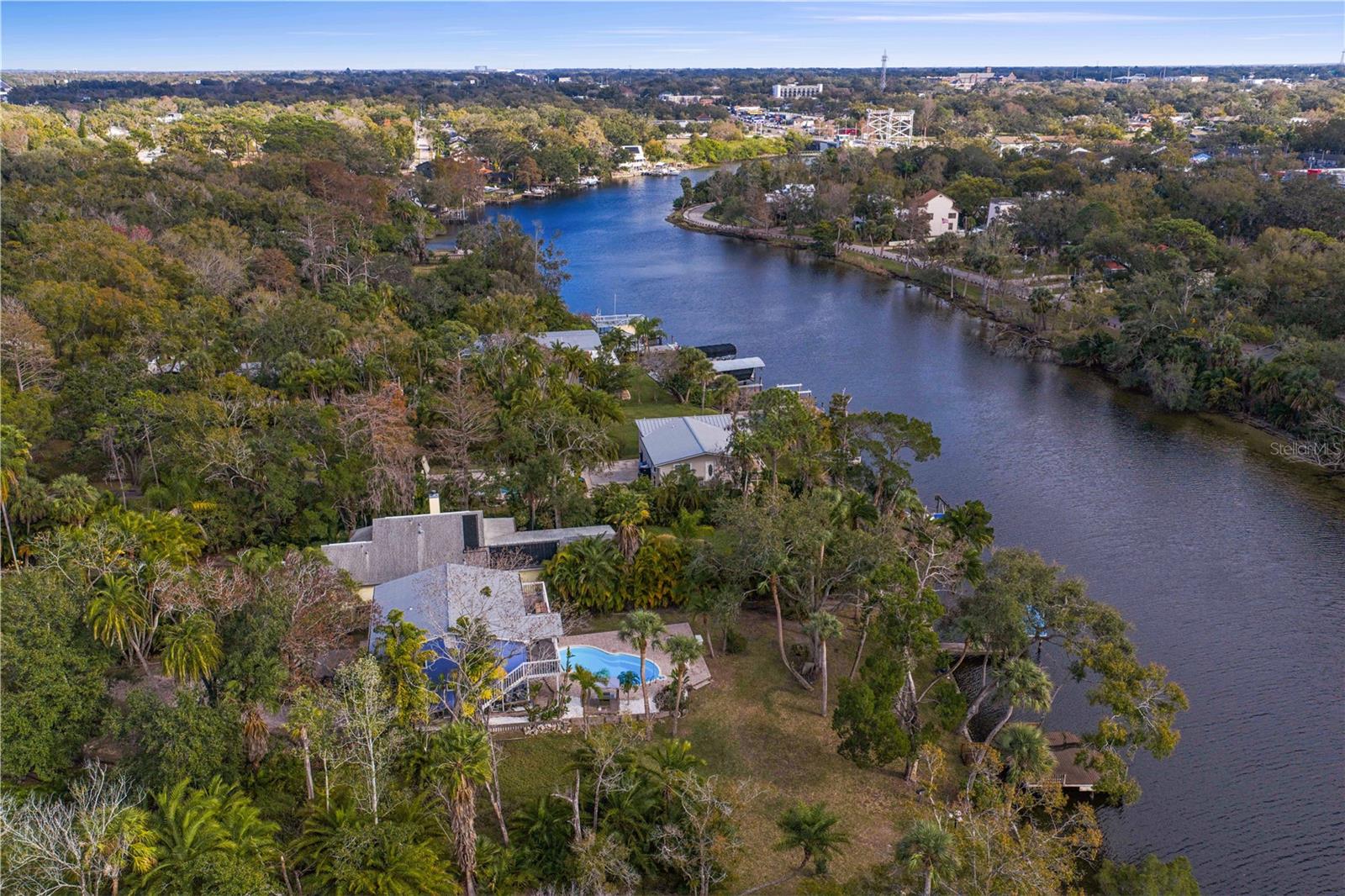 Image 63 of 70 For 906 Henry Avenue