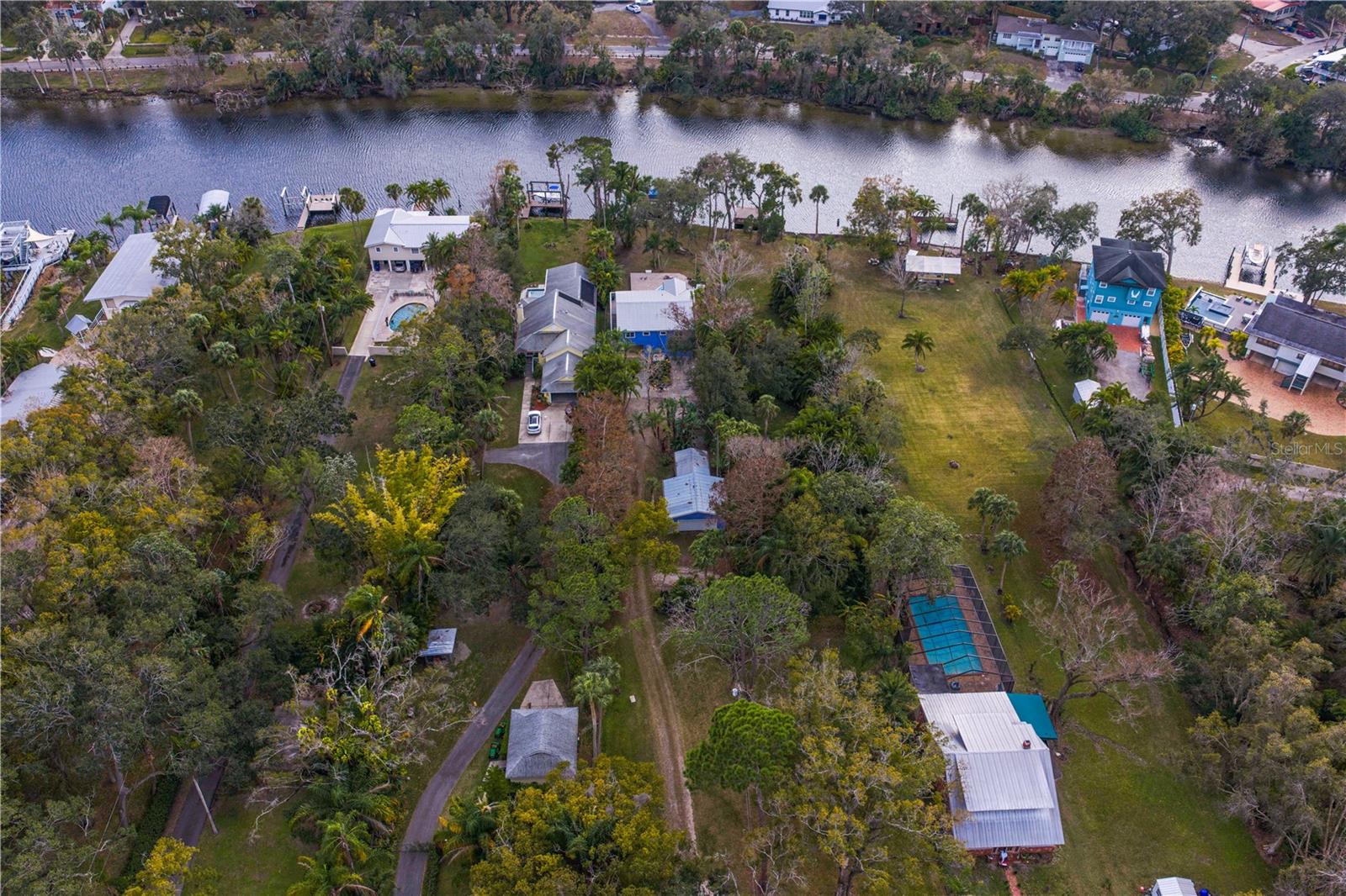 Image 68 of 70 For 906 Henry Avenue