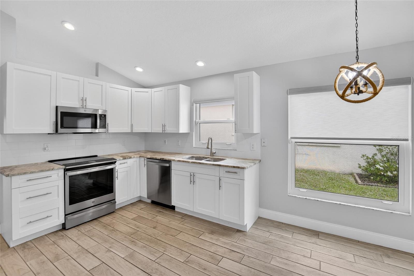 Image 16 of 67 For 5529 Terrain De Golf Drive