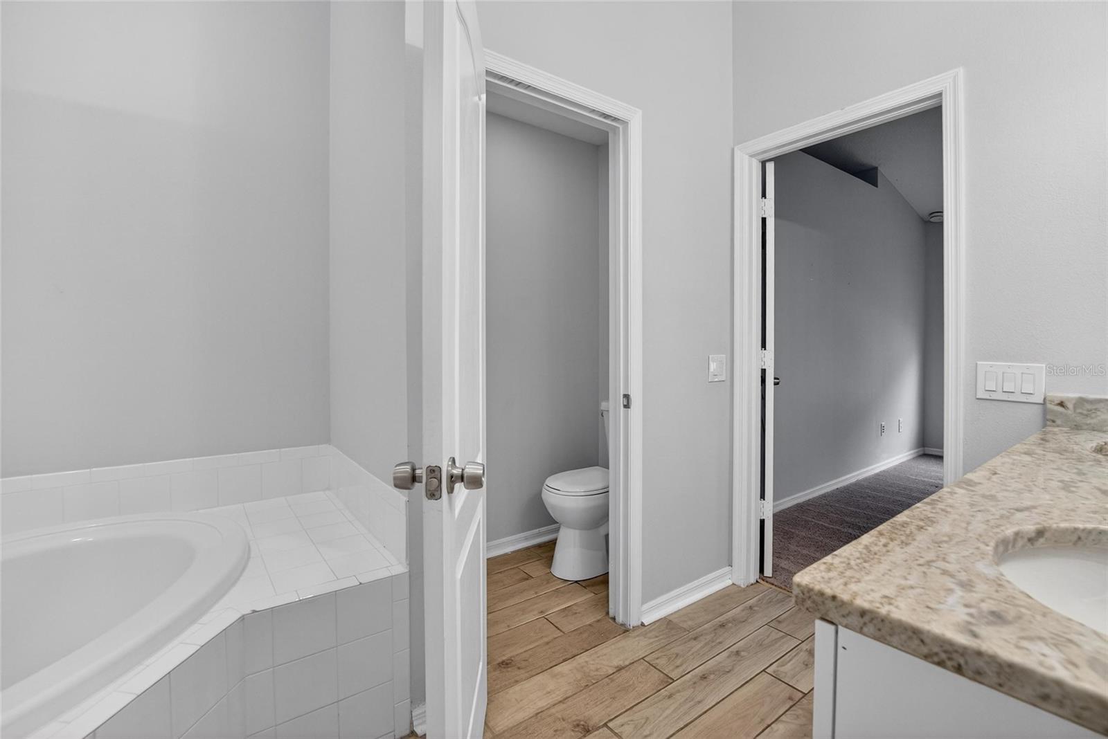 Image 33 of 67 For 5529 Terrain De Golf Drive