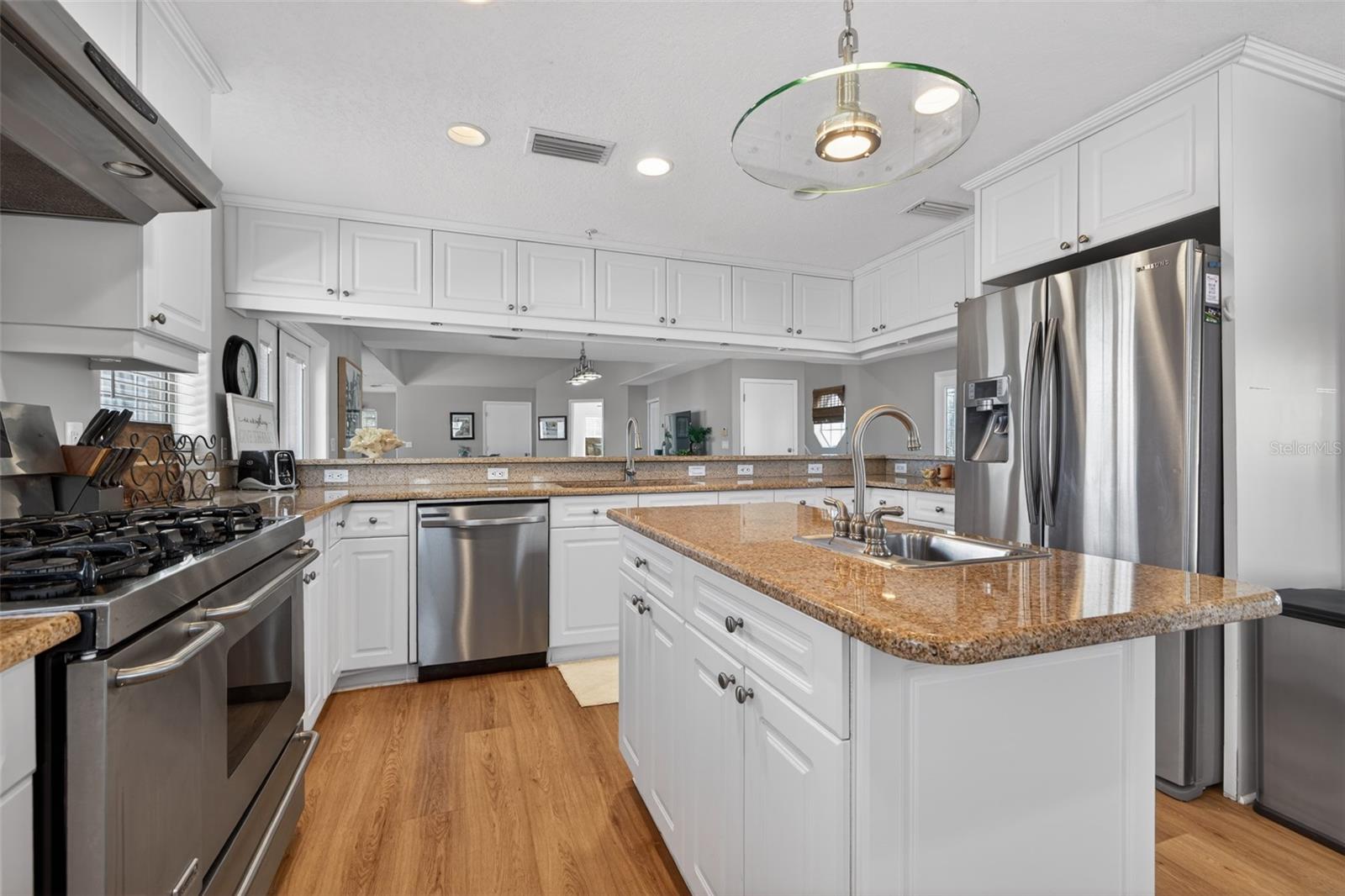 Image 11 of 50 For 1902 Arrowhead Drive Ne