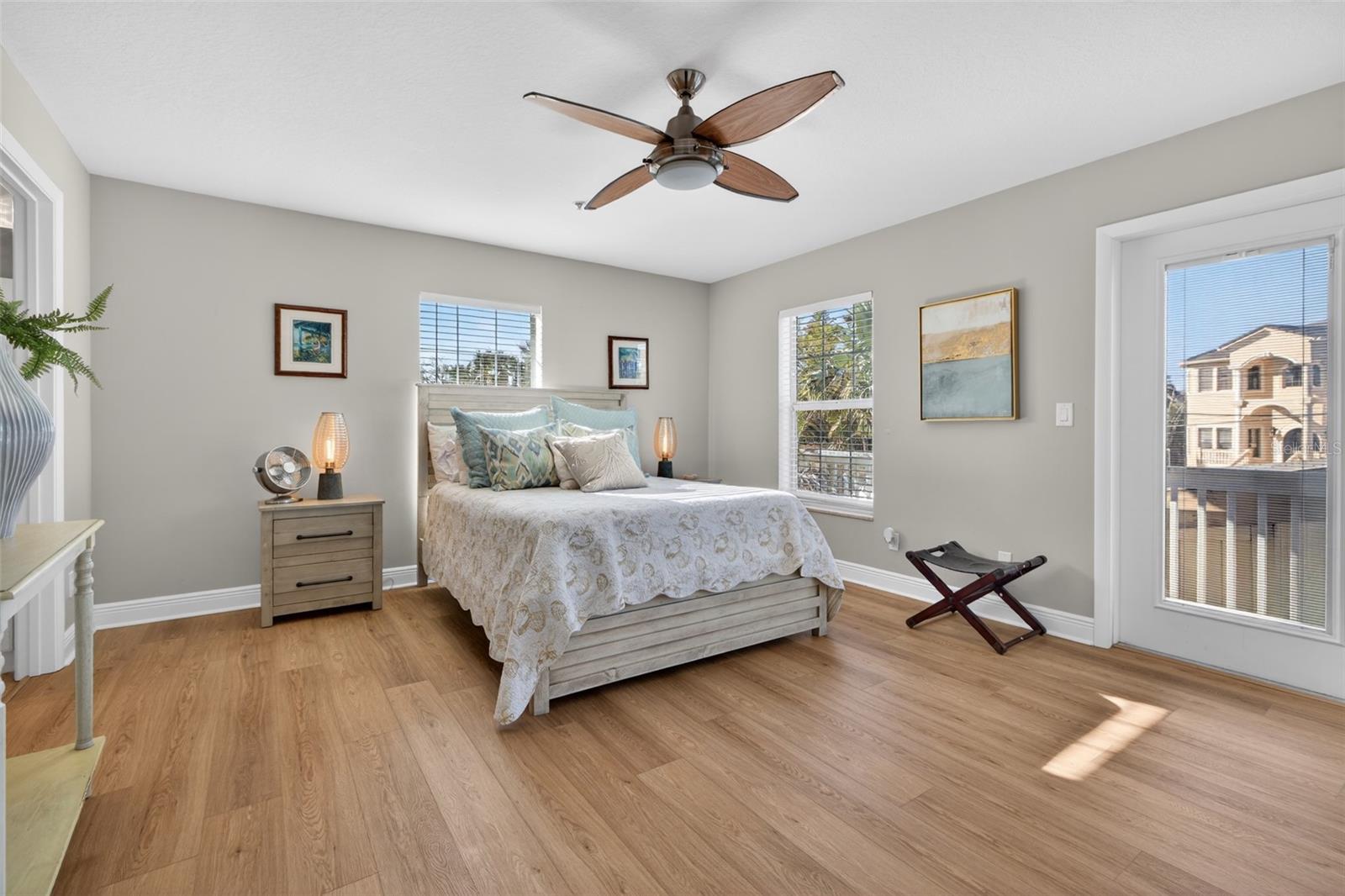 Image 24 of 50 For 1902 Arrowhead Drive Ne