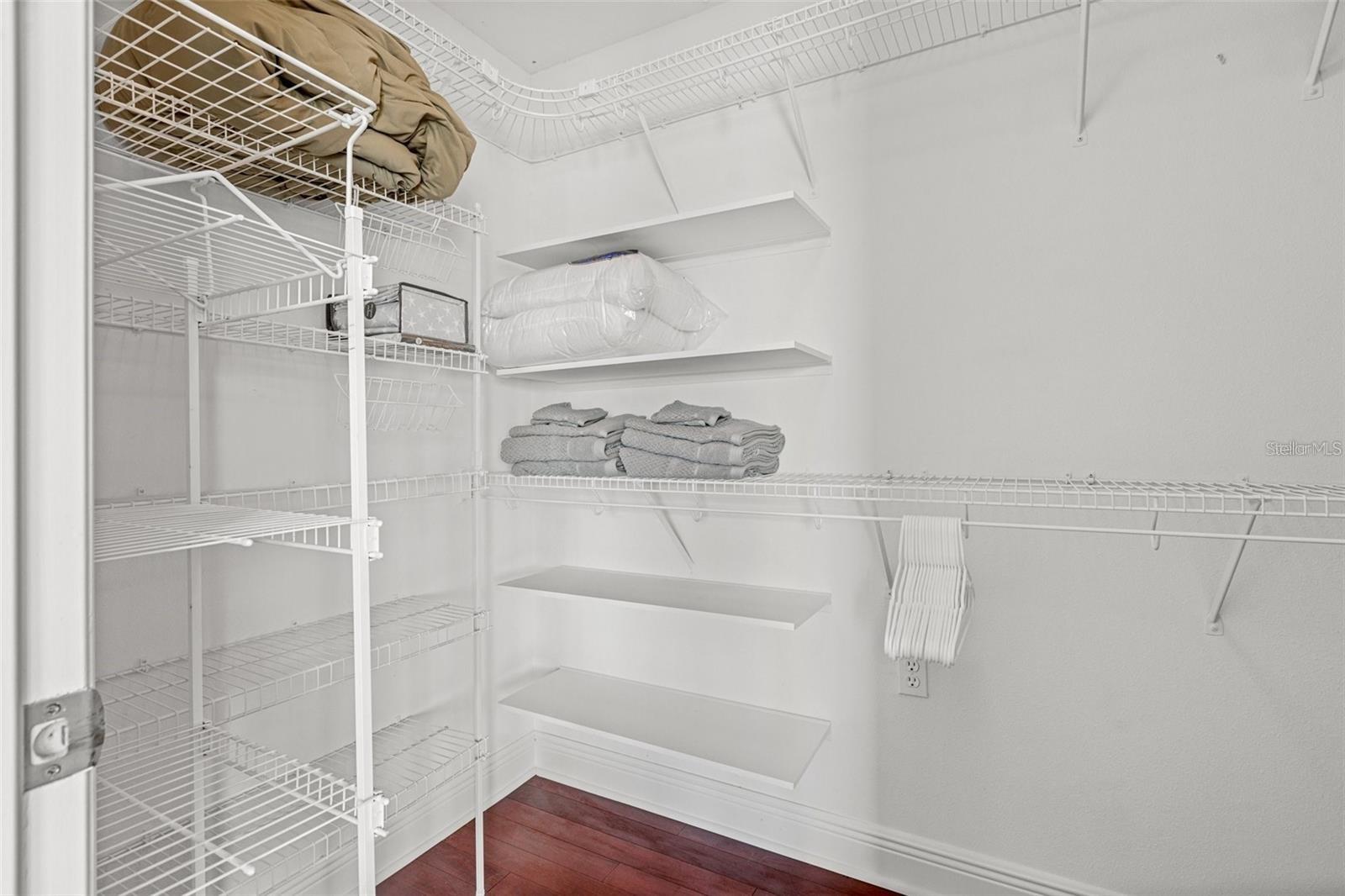 Image 36 of 50 For 1902 Arrowhead Drive Ne