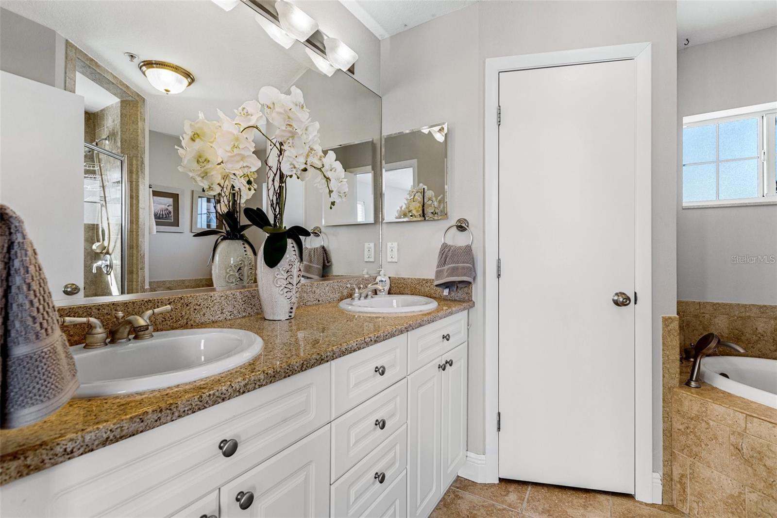 Image 37 of 50 For 1902 Arrowhead Drive Ne