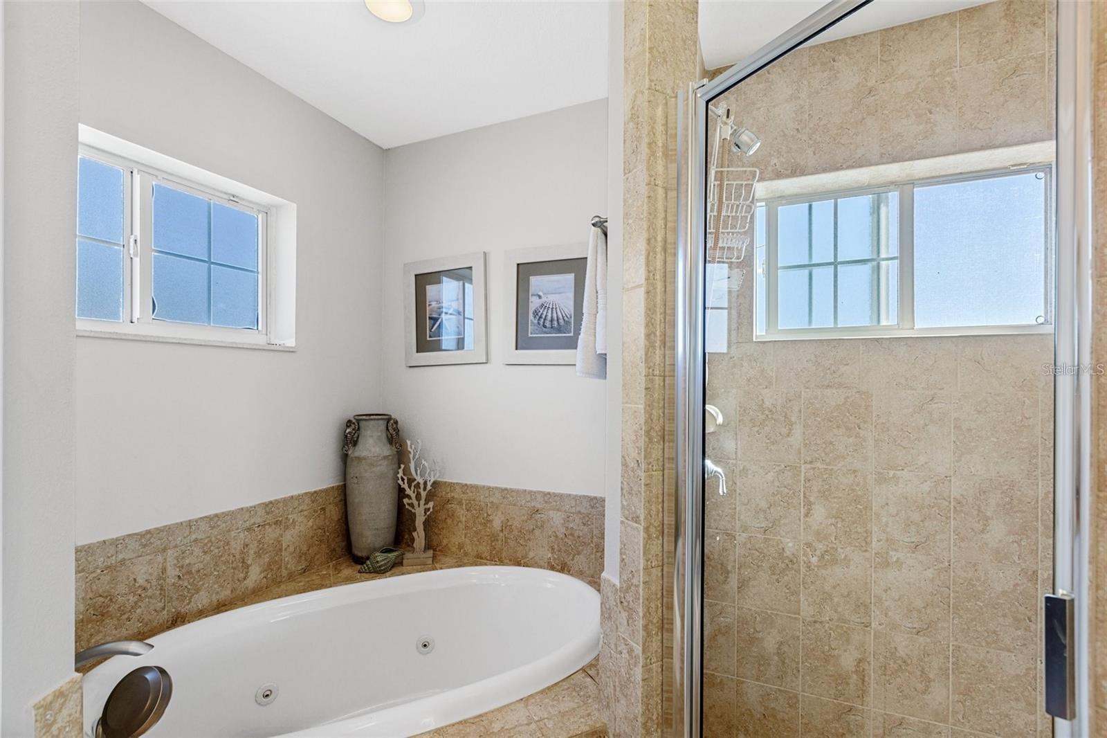 Image 38 of 50 For 1902 Arrowhead Drive Ne