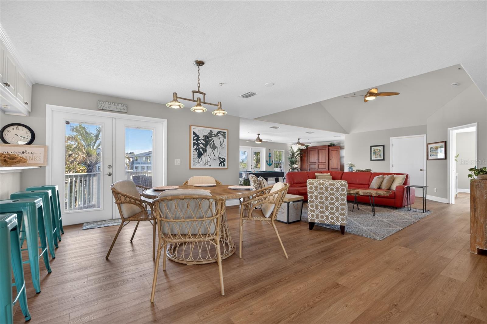 Image 5 of 50 For 1902 Arrowhead Drive Ne