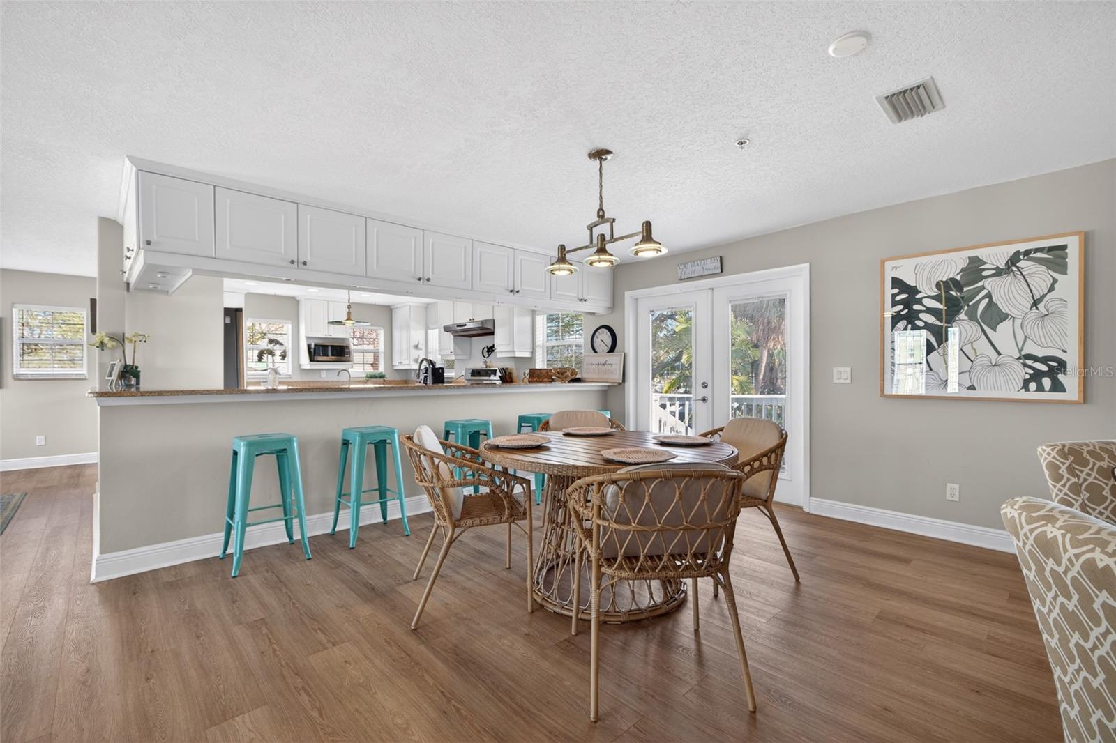 Image 6 of 50 For 1902 Arrowhead Drive Ne