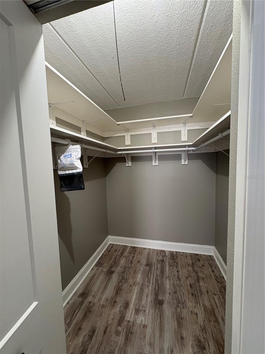 Image 15 of 24 For 464 Paula Drive N 109