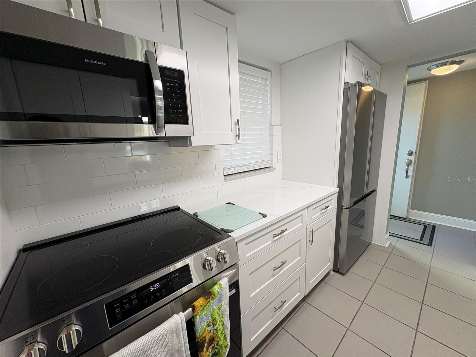 Image 5 of 24 For 464 Paula Drive N 109