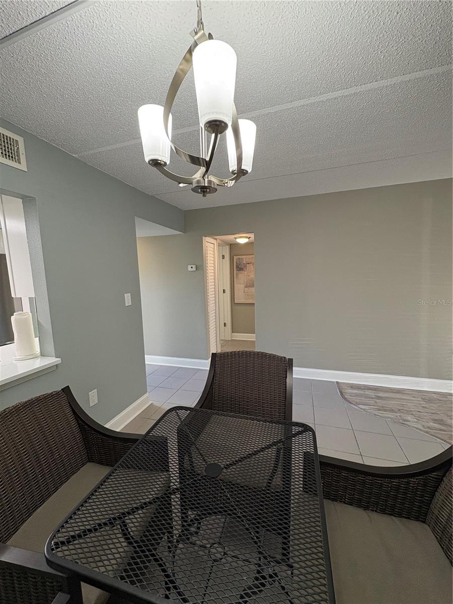 Image 9 of 24 For 464 Paula Drive N 109