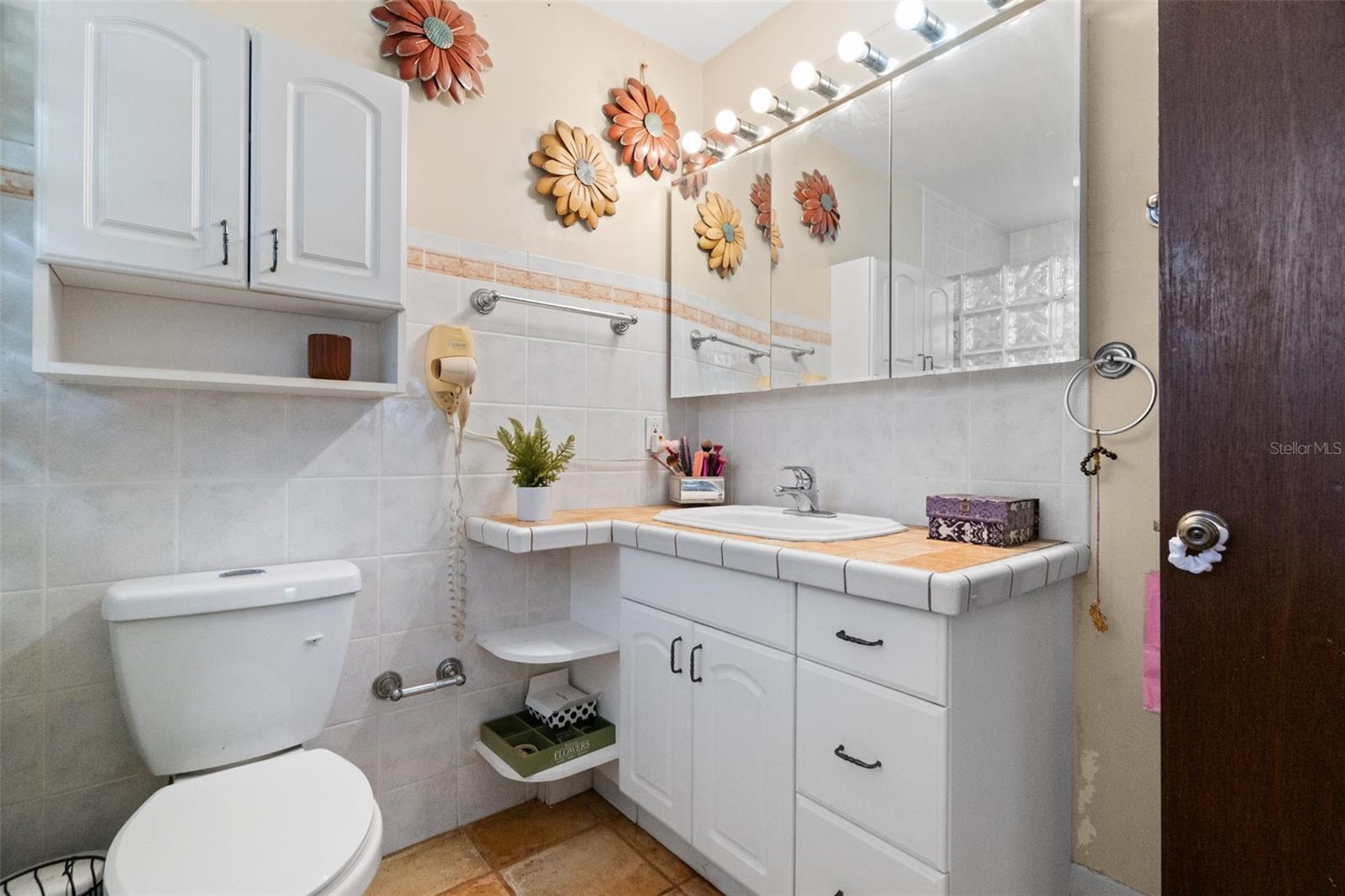 Image 19 of 34 For 6800 16th Street N