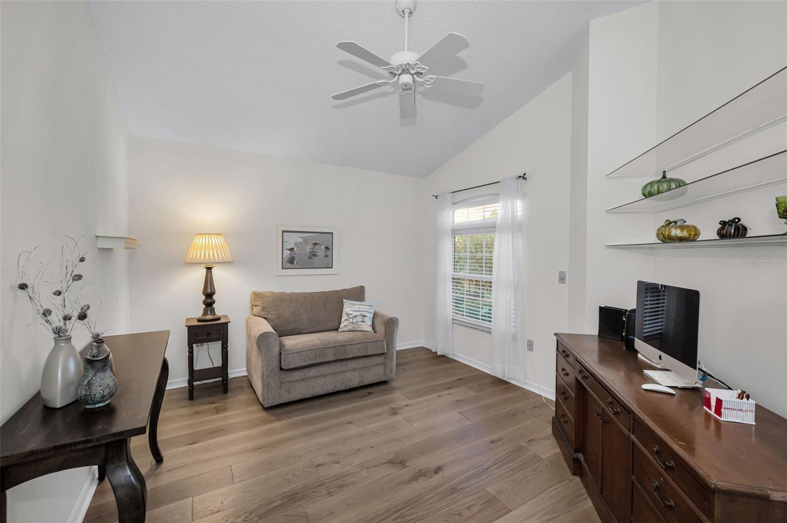 Image 11 of 43 For 1462 Woodstream Drive