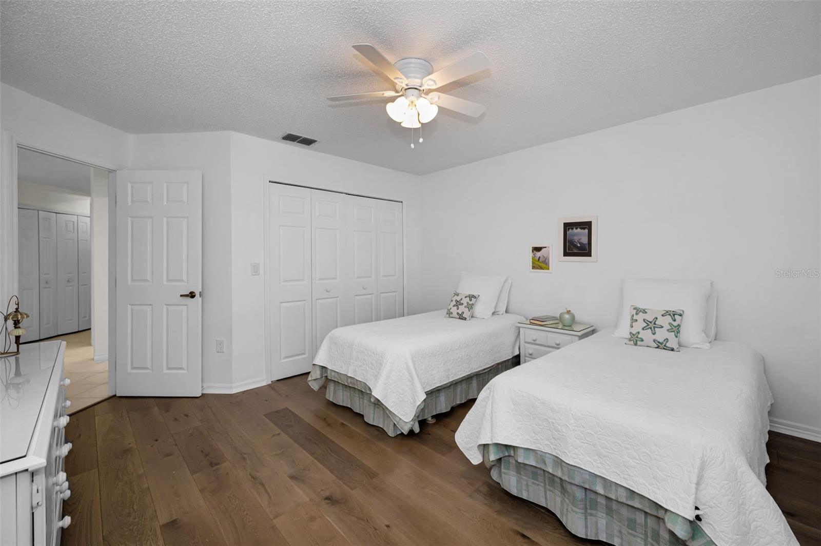 Image 18 of 43 For 1462 Woodstream Drive