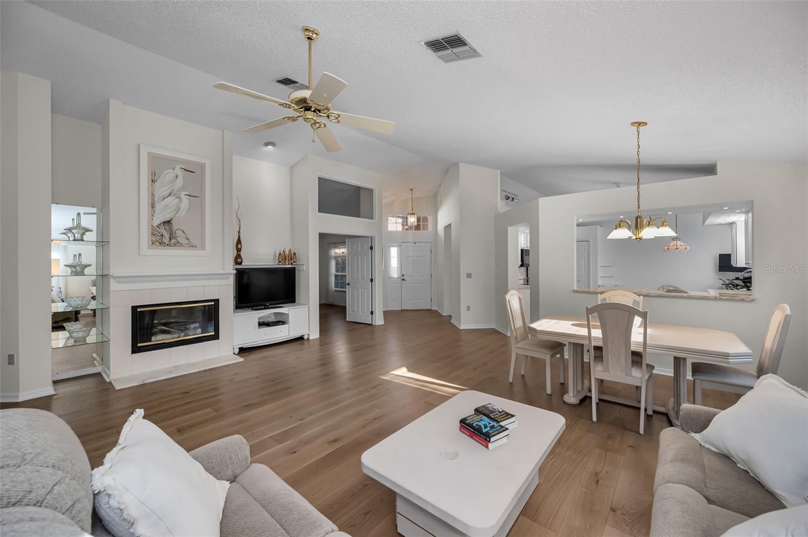 Image 3 of 43 For 1462 Woodstream Drive