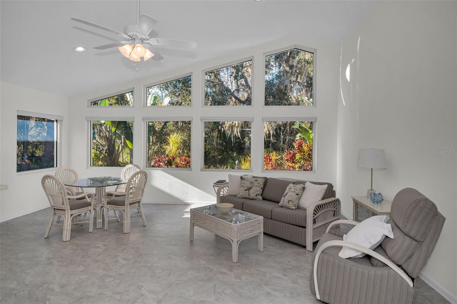 Image 4 of 43 For 1462 Woodstream Drive