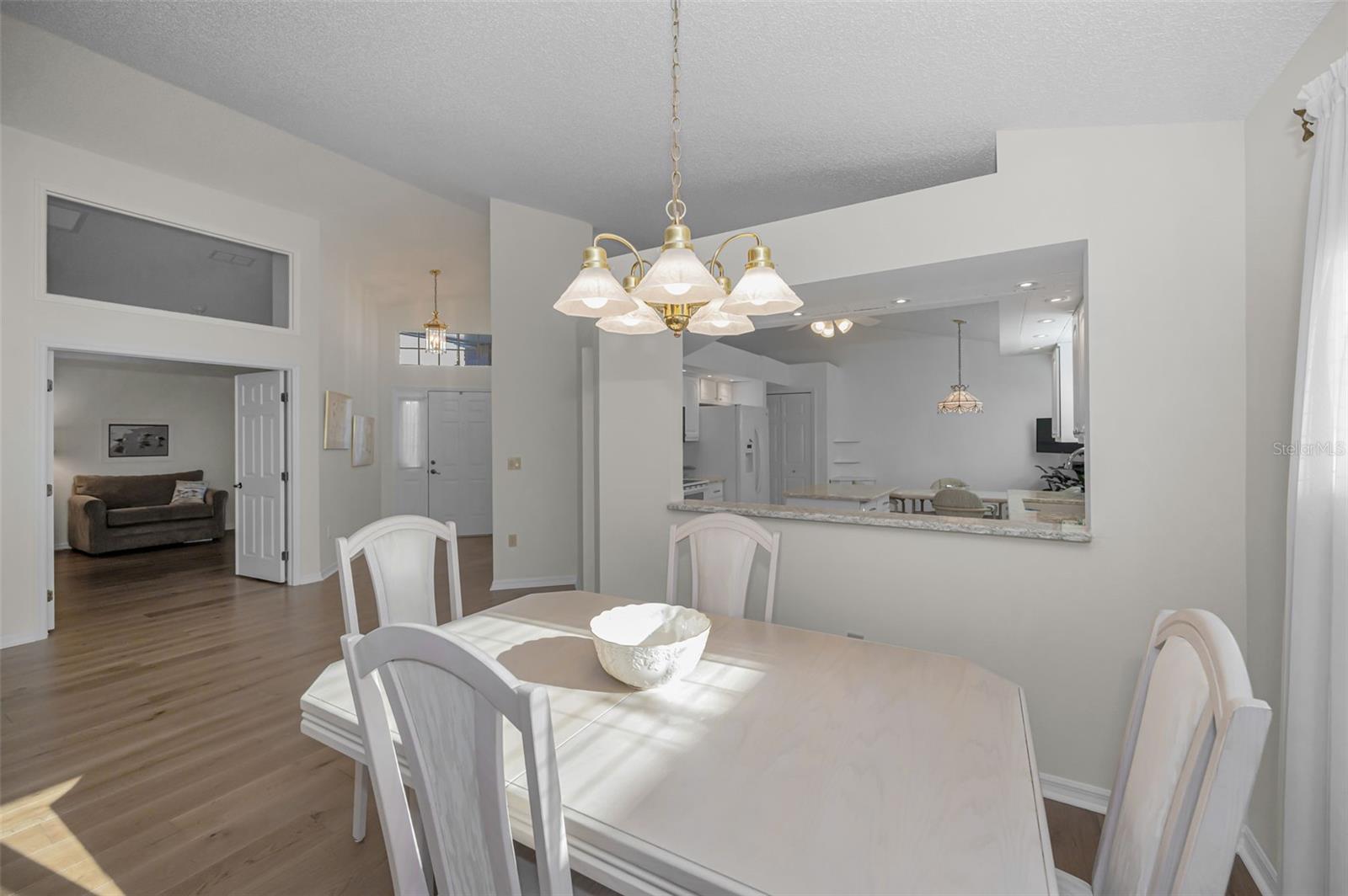 Image 6 of 43 For 1462 Woodstream Drive