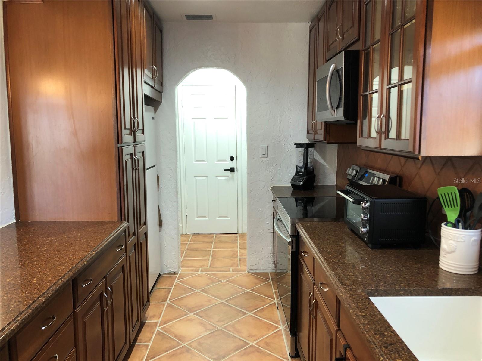 Image 21 of 34 For 5253 2nd Avenue N