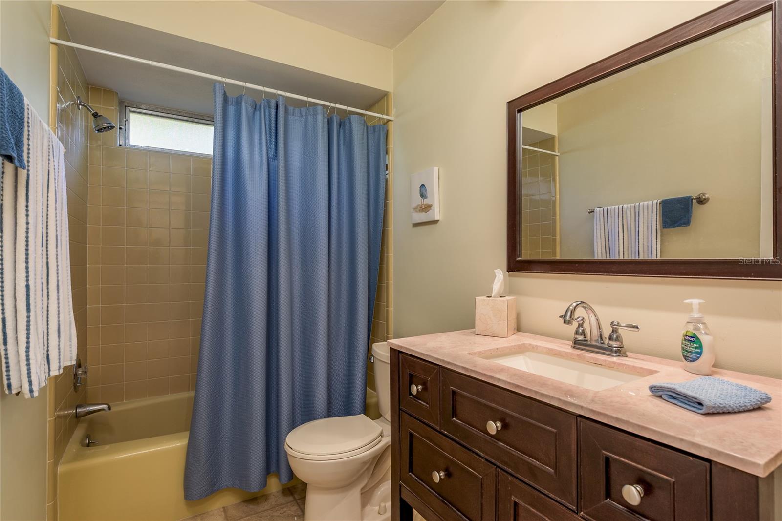 Image 19 of 34 For 6952 122nd Street