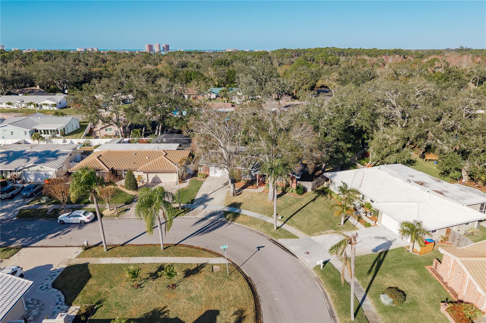 Image 30 of 34 For 6952 122nd Street