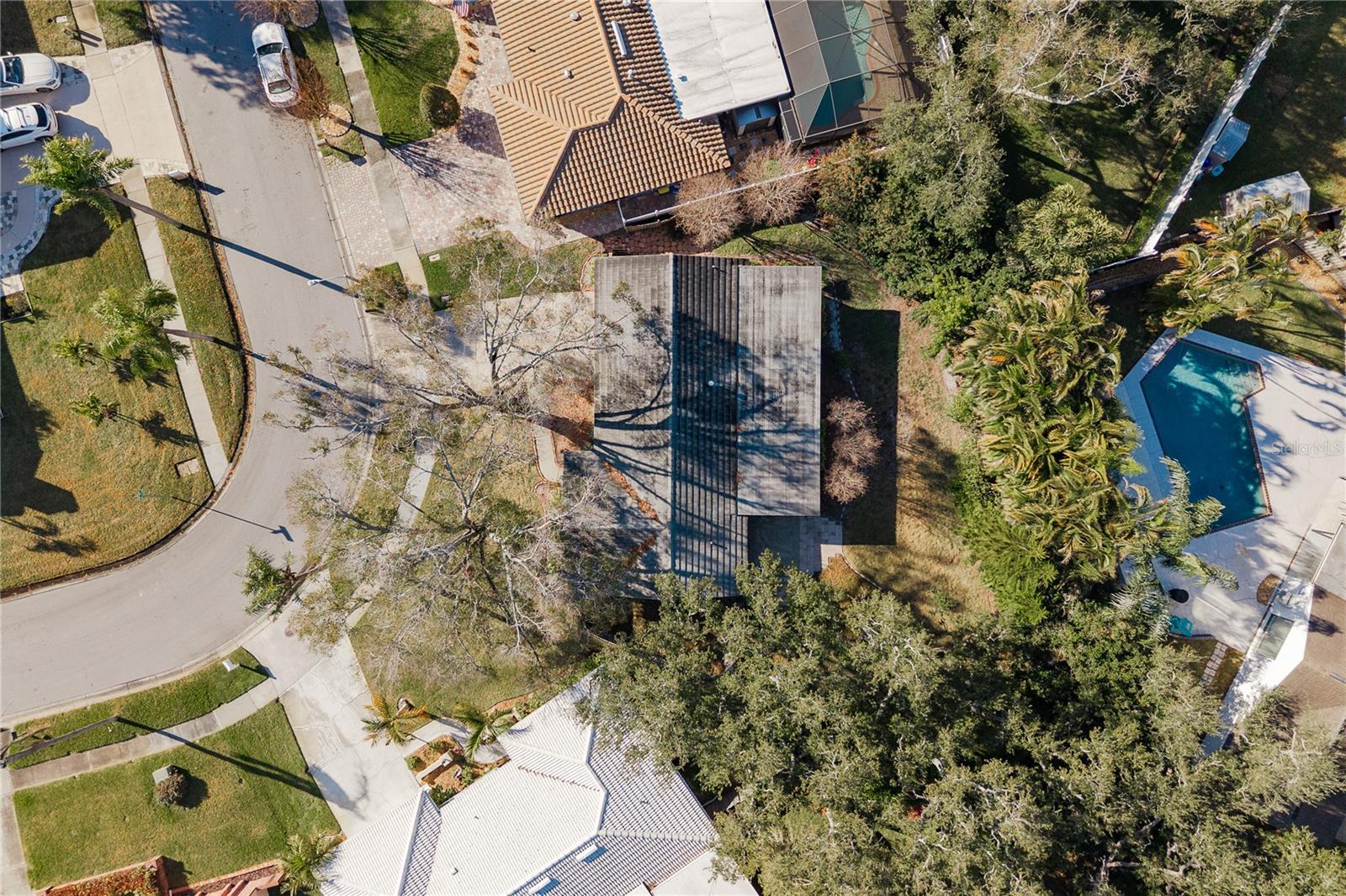 Image 33 of 34 For 6952 122nd Street