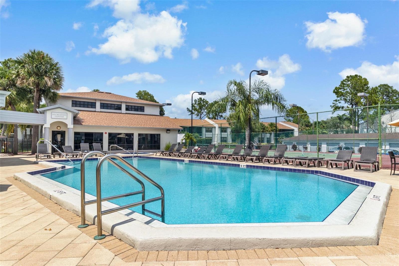 Image 22 of 33 For 2002 Blue Hawk Court 1723