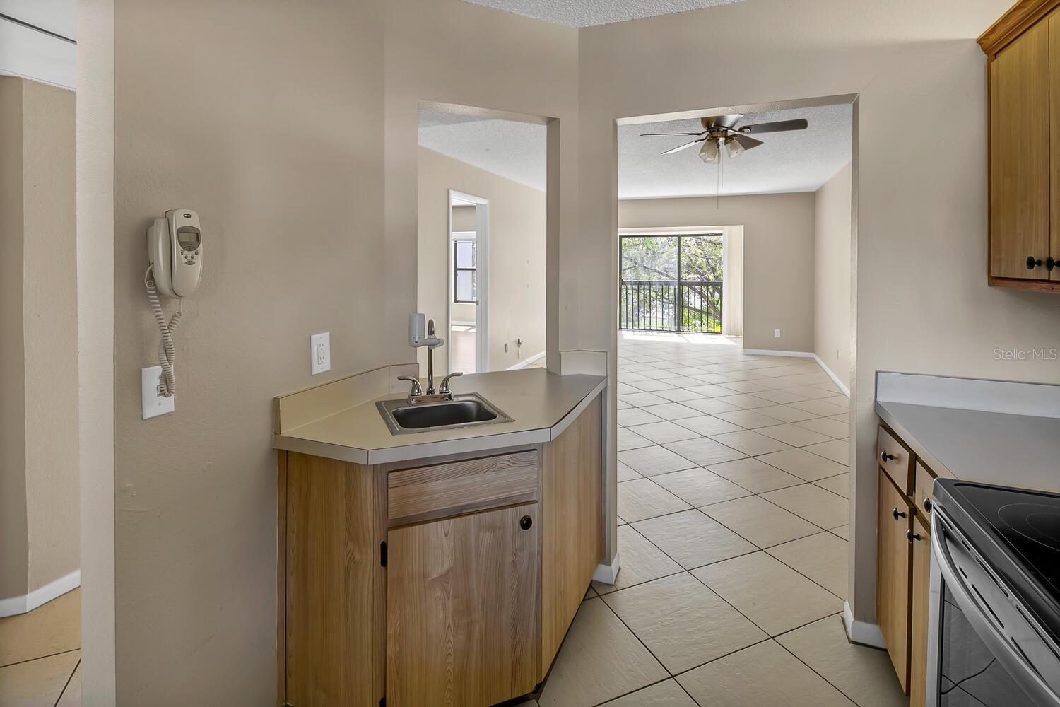 Image 6 of 33 For 2002 Blue Hawk Court 1723